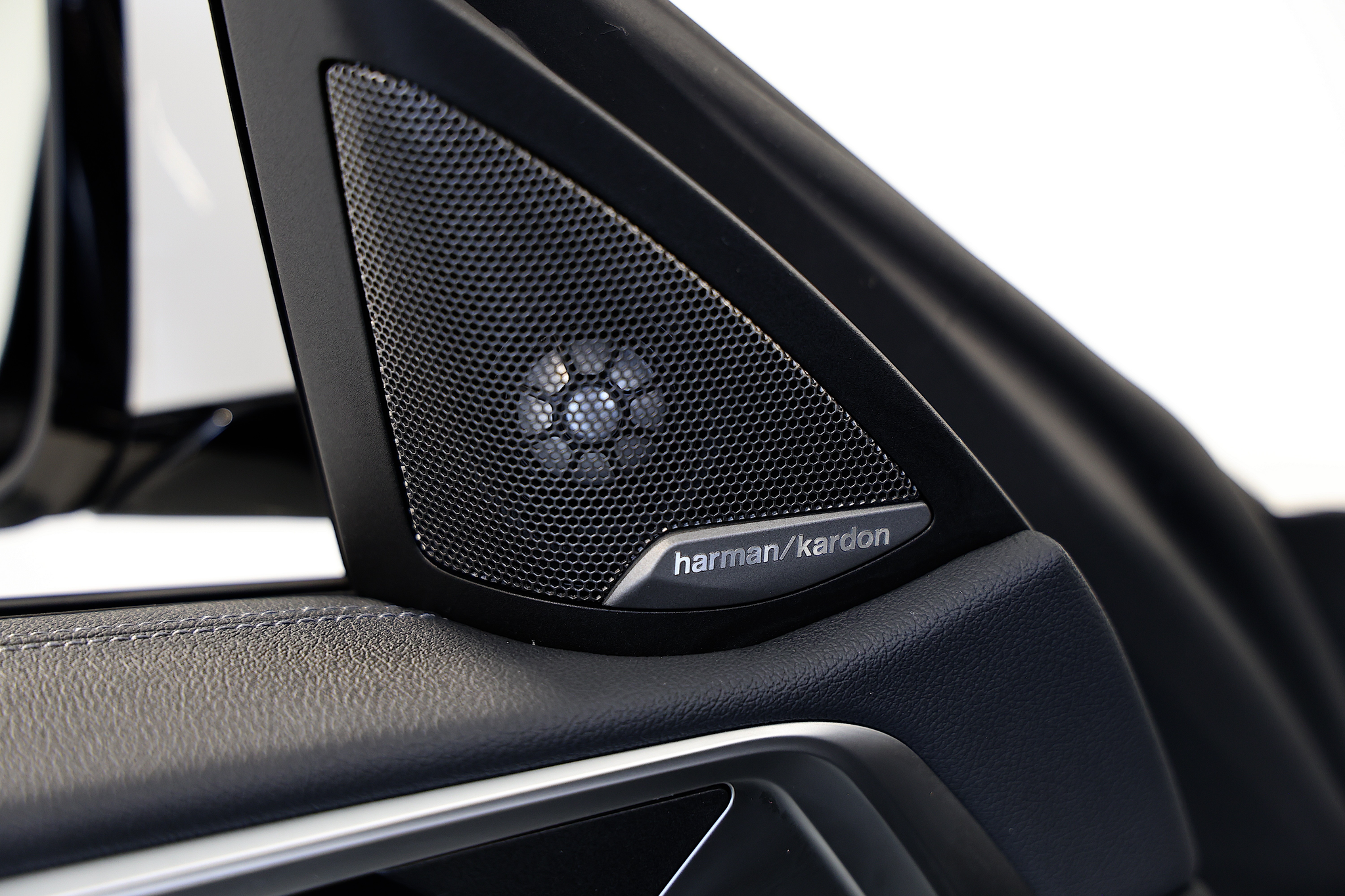 listing desktop thumbnail image 13