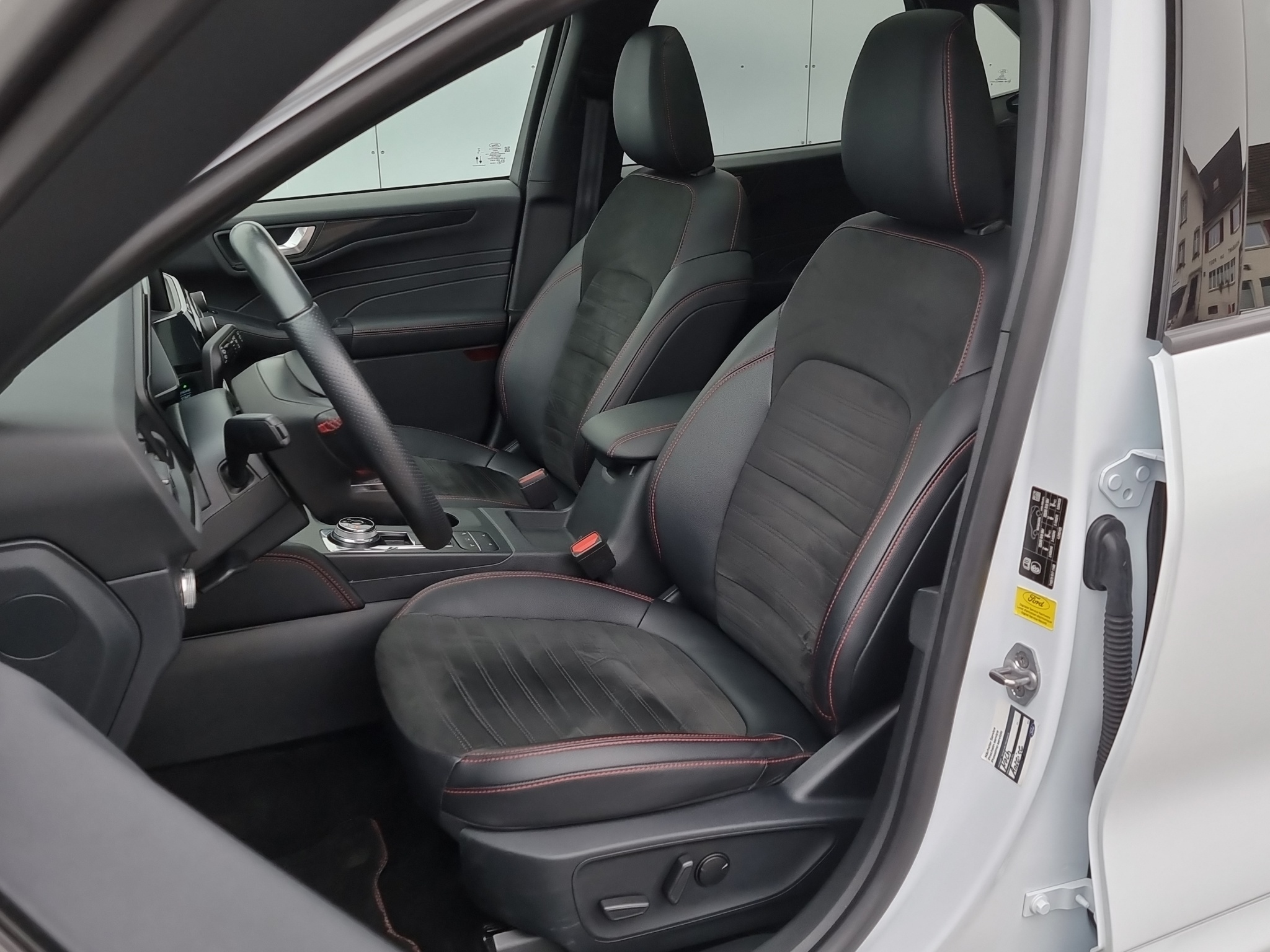 listing desktop thumbnail image 12