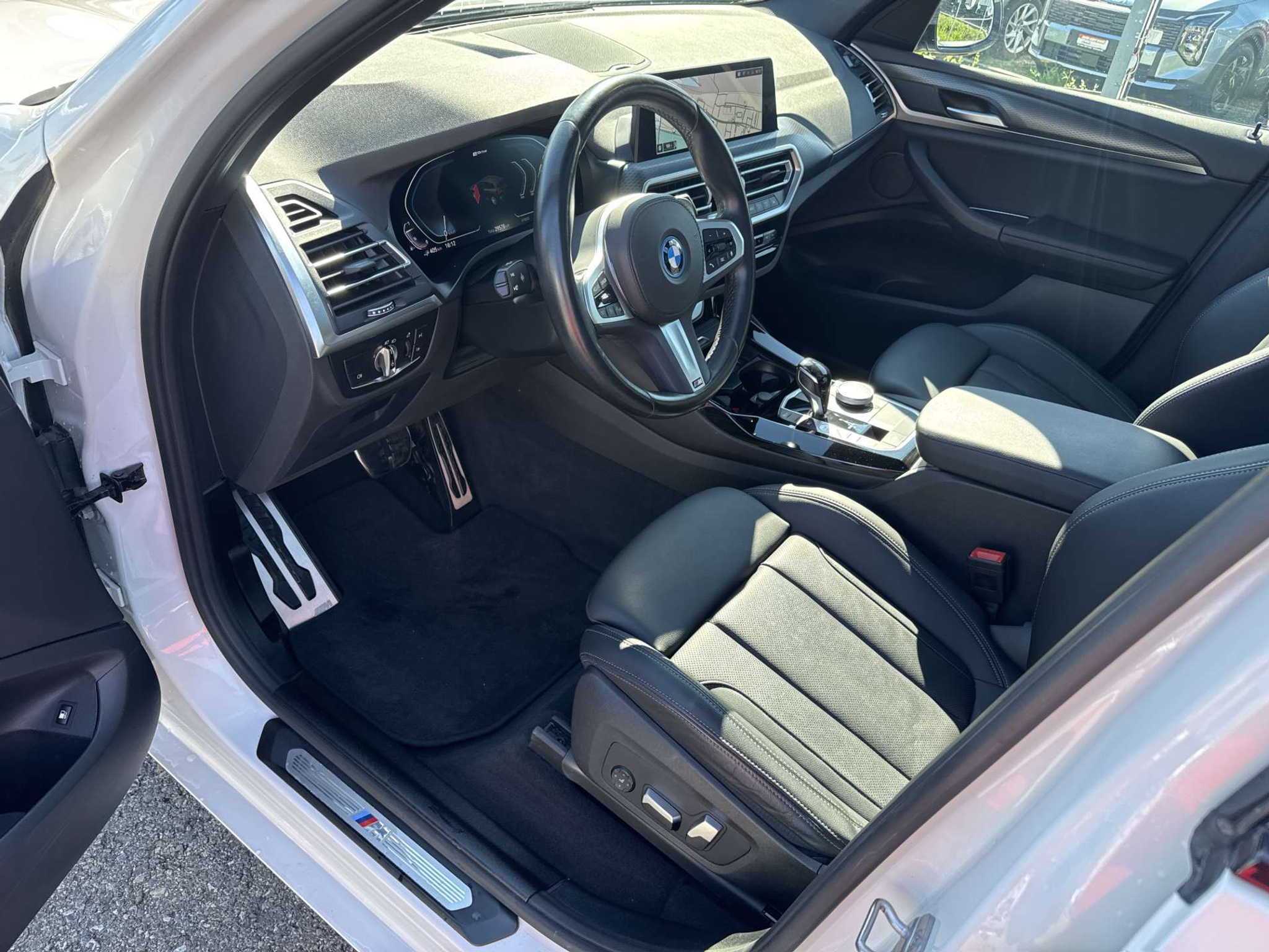 listing desktop thumbnail image 5