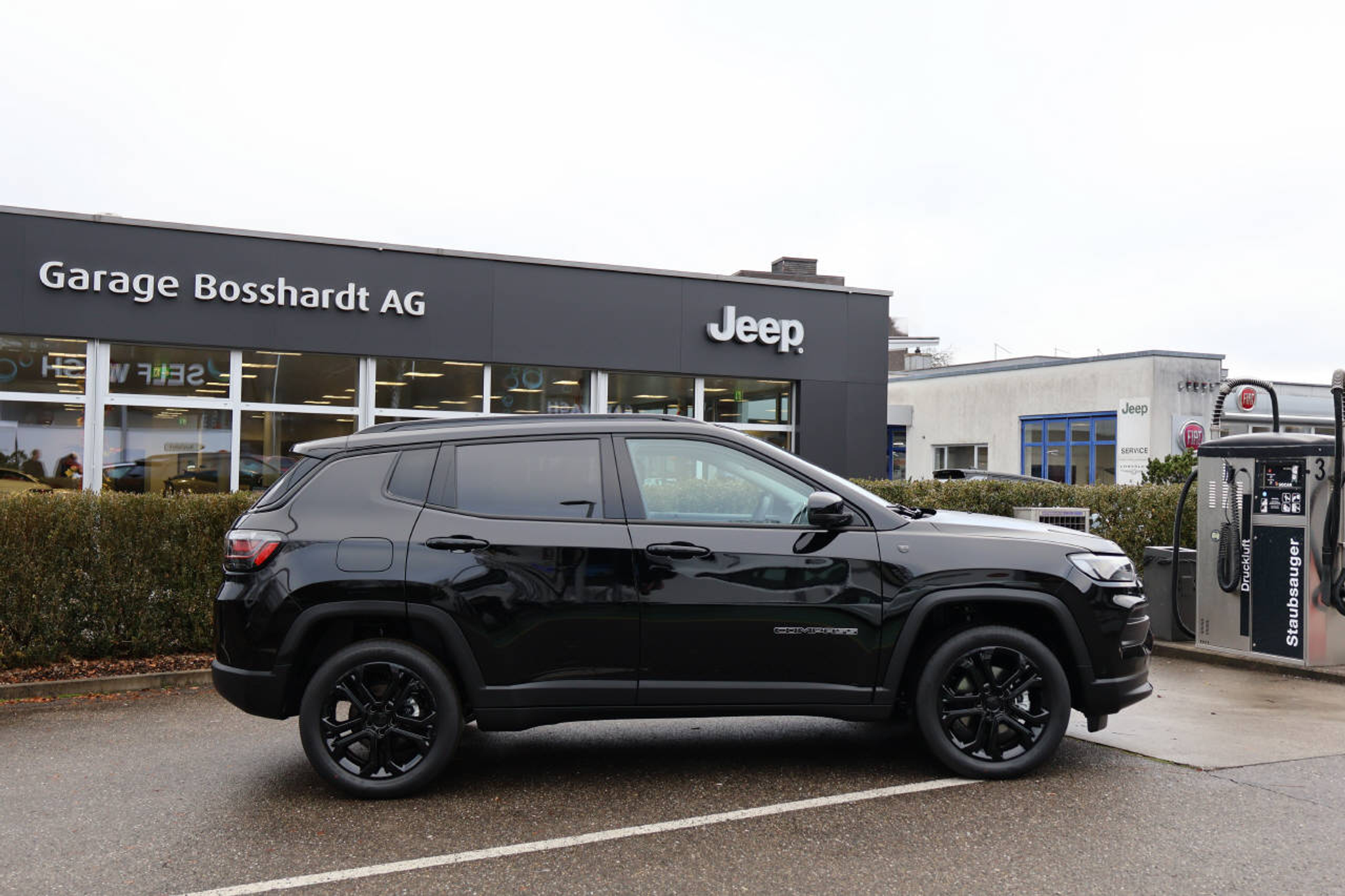 listing desktop thumbnail image 1