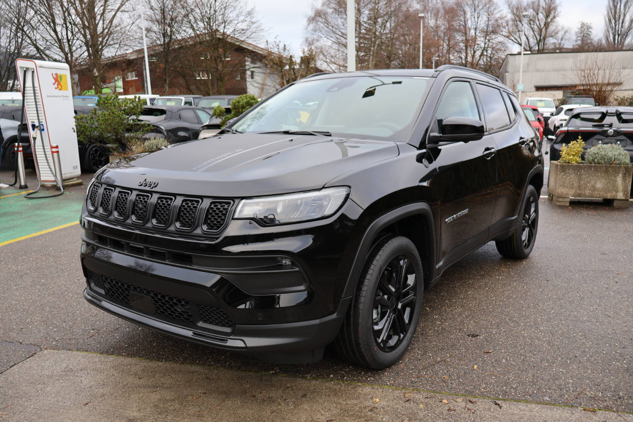 listing desktop thumbnail image 6