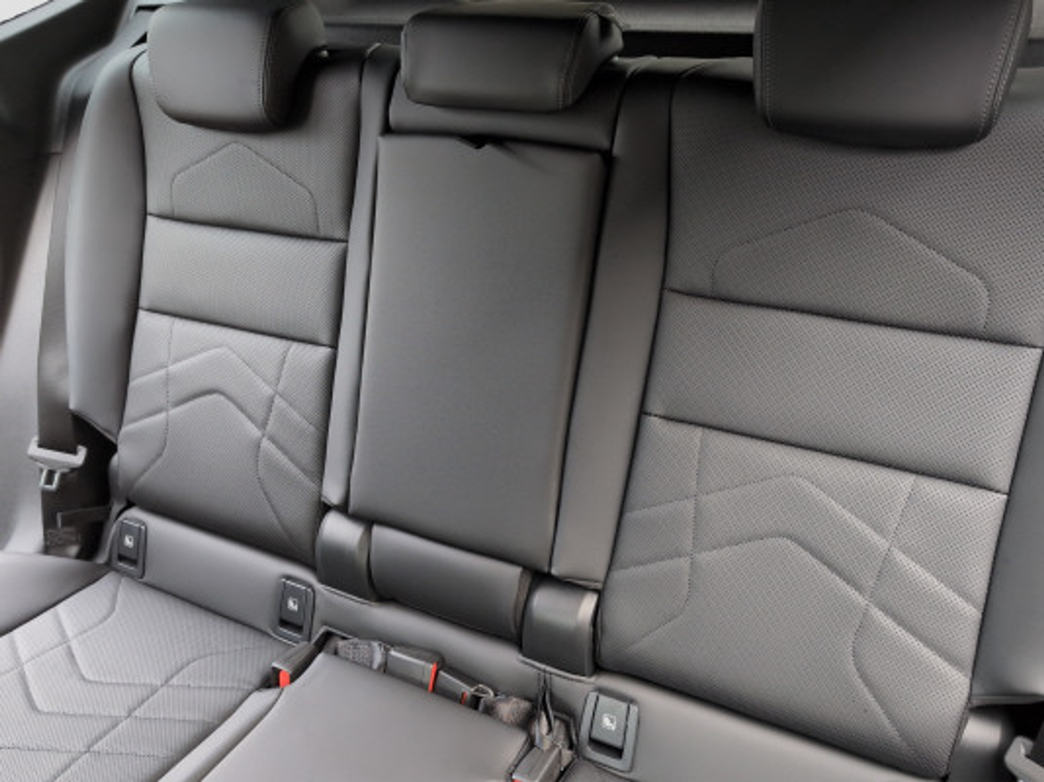 listing desktop thumbnail image 9