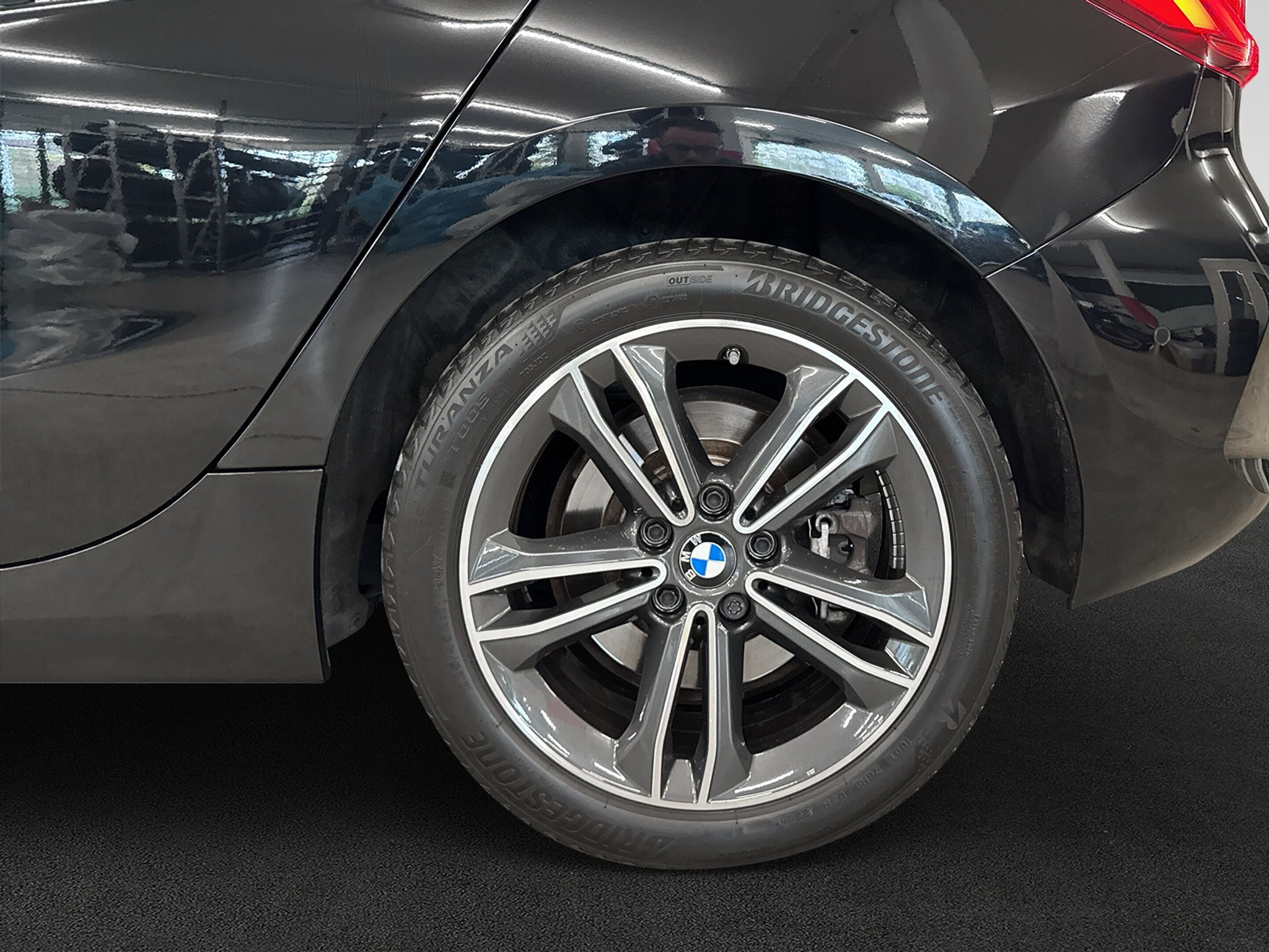 listing desktop thumbnail image 8