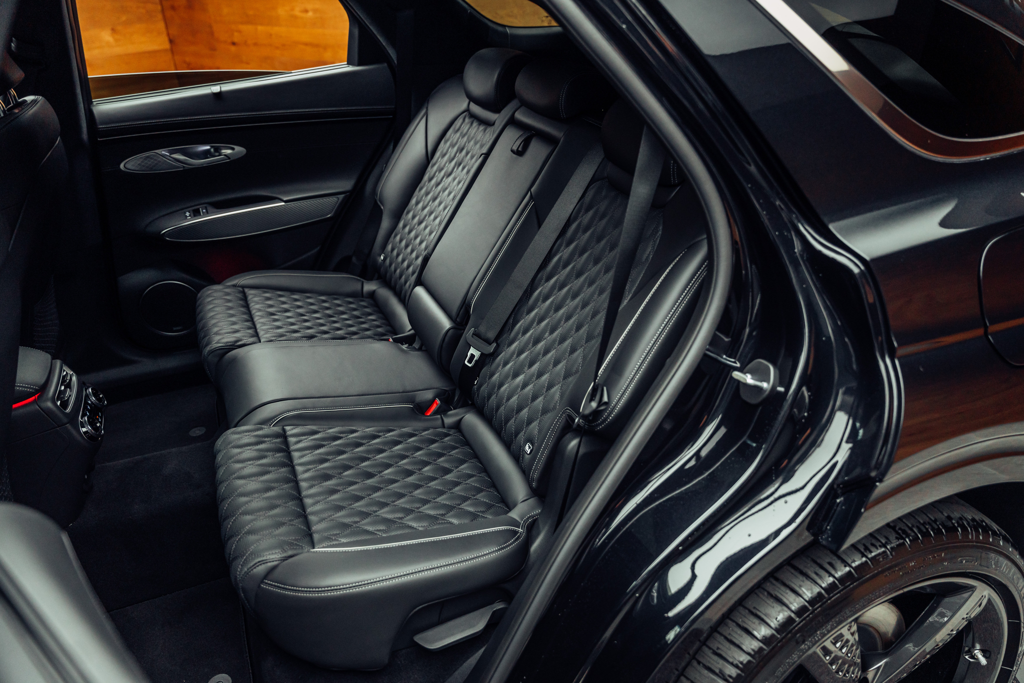 listing desktop thumbnail image 6