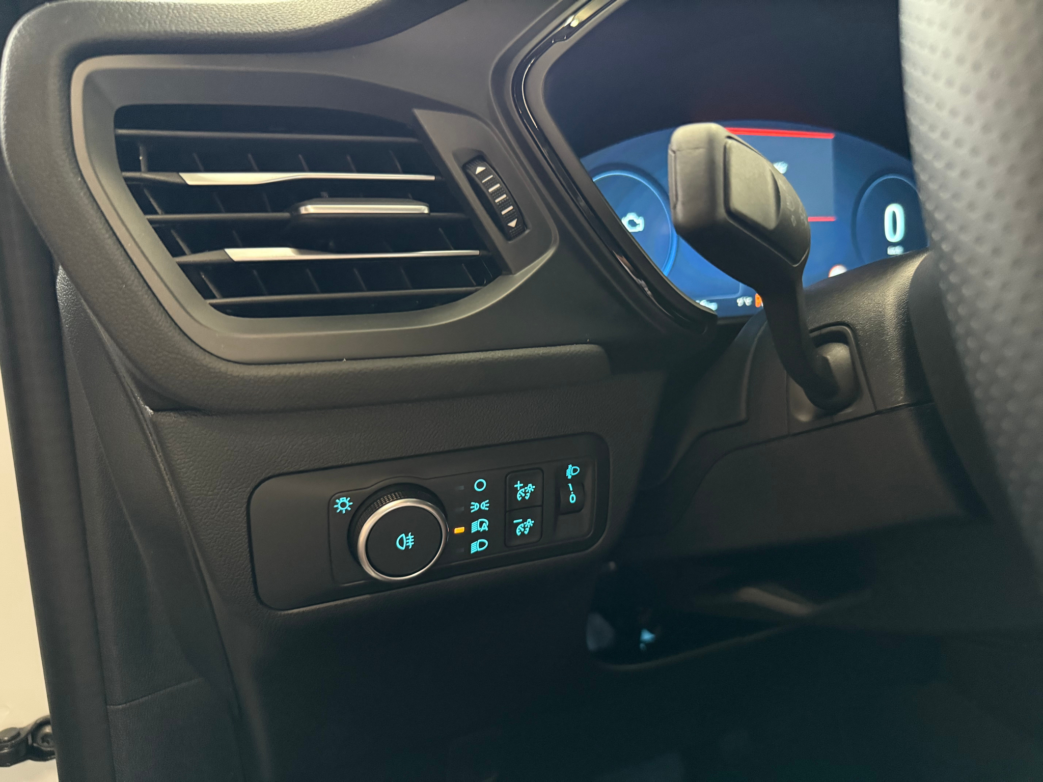 listing desktop thumbnail image 17