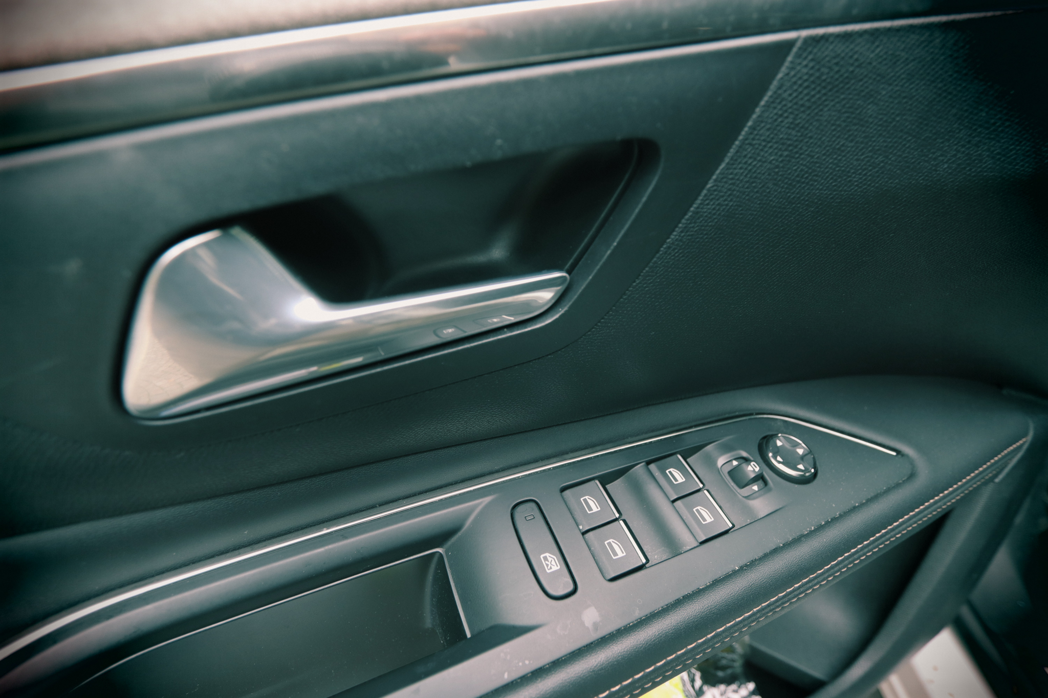 listing desktop thumbnail image 22