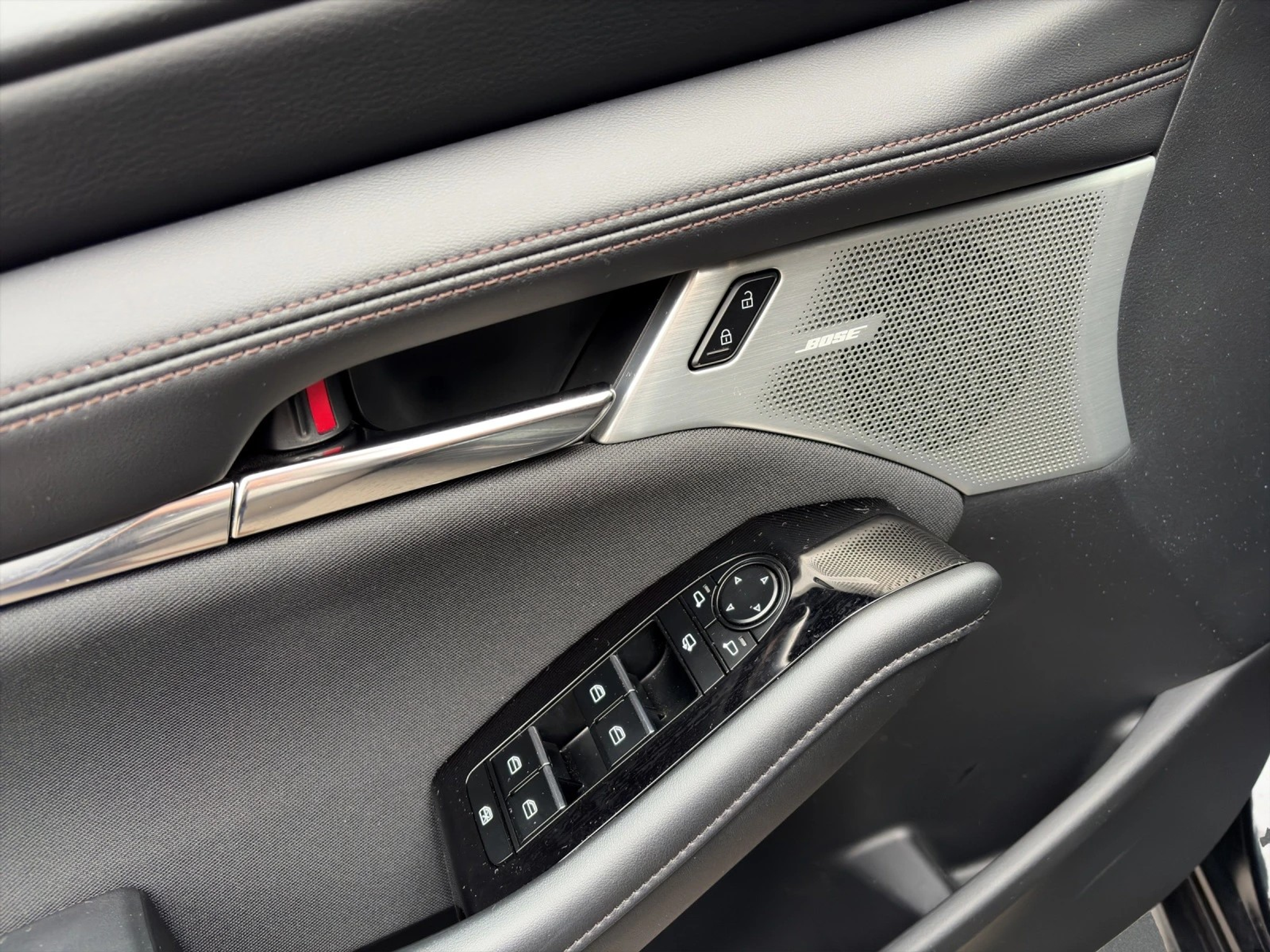 listing desktop thumbnail image 14