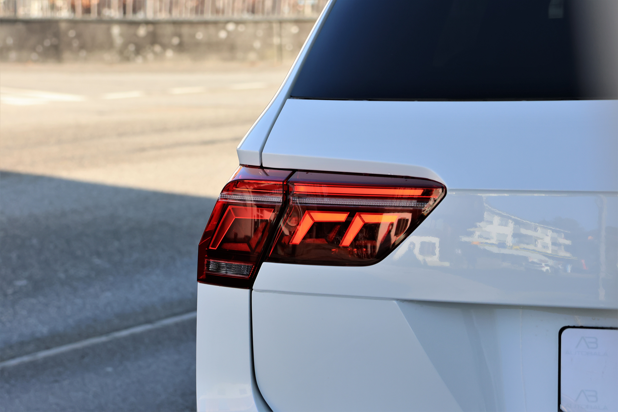 listing desktop thumbnail image 4