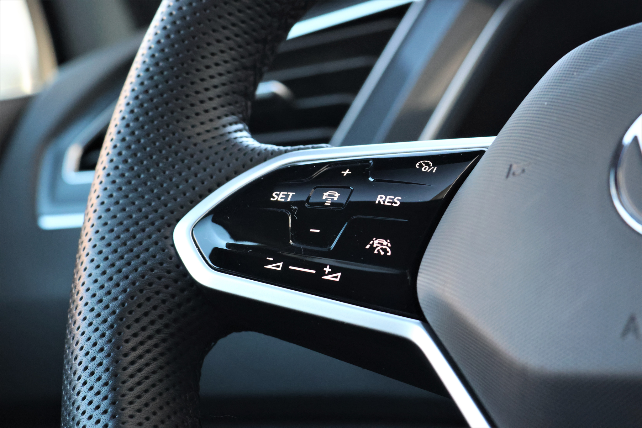 listing desktop thumbnail image 15