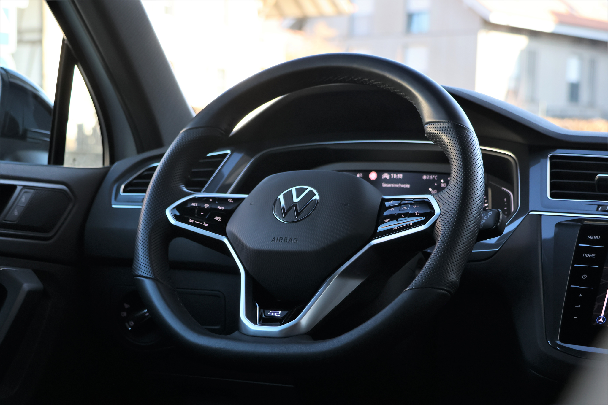 listing desktop thumbnail image 13