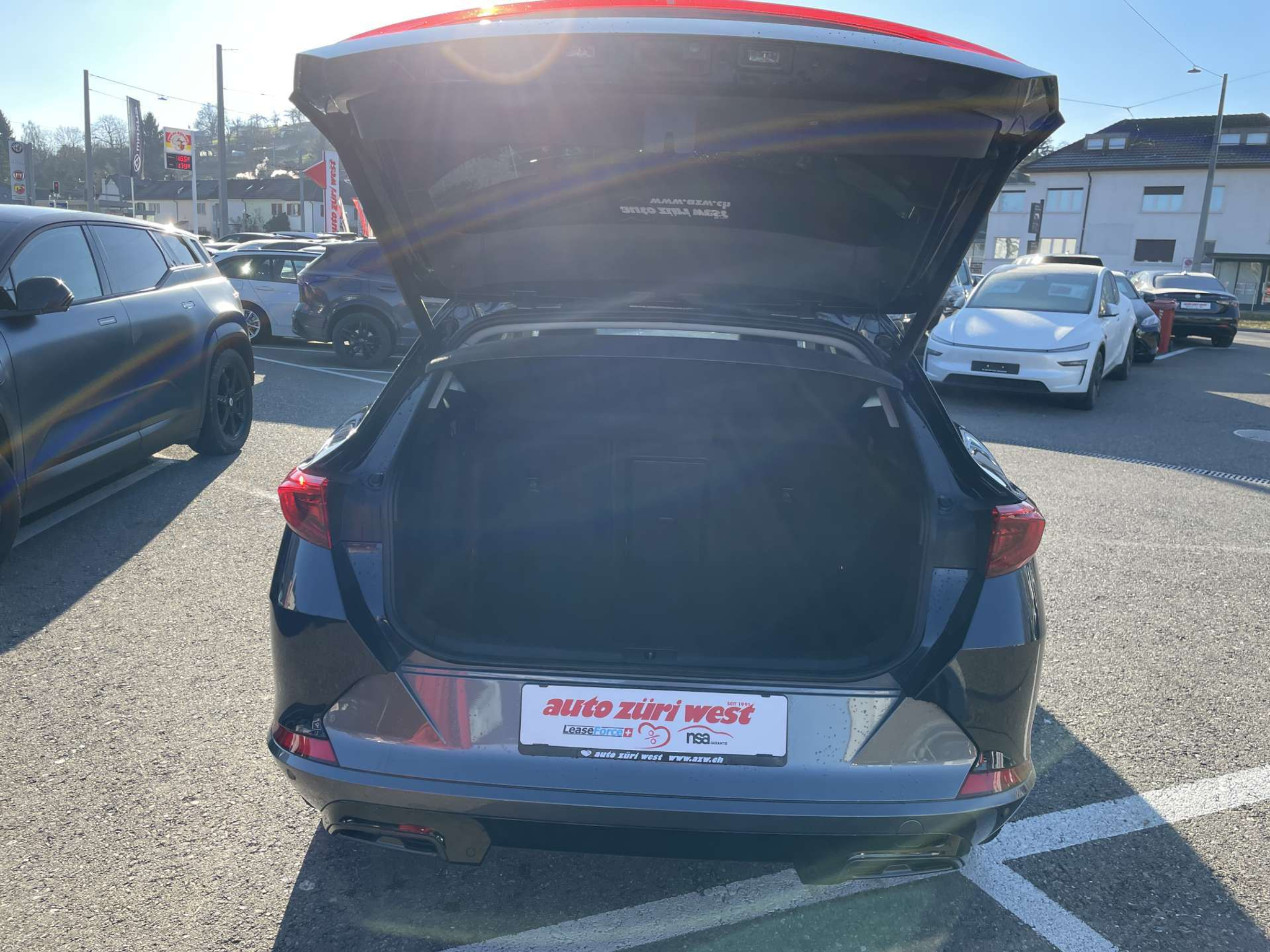 listing desktop thumbnail image 7