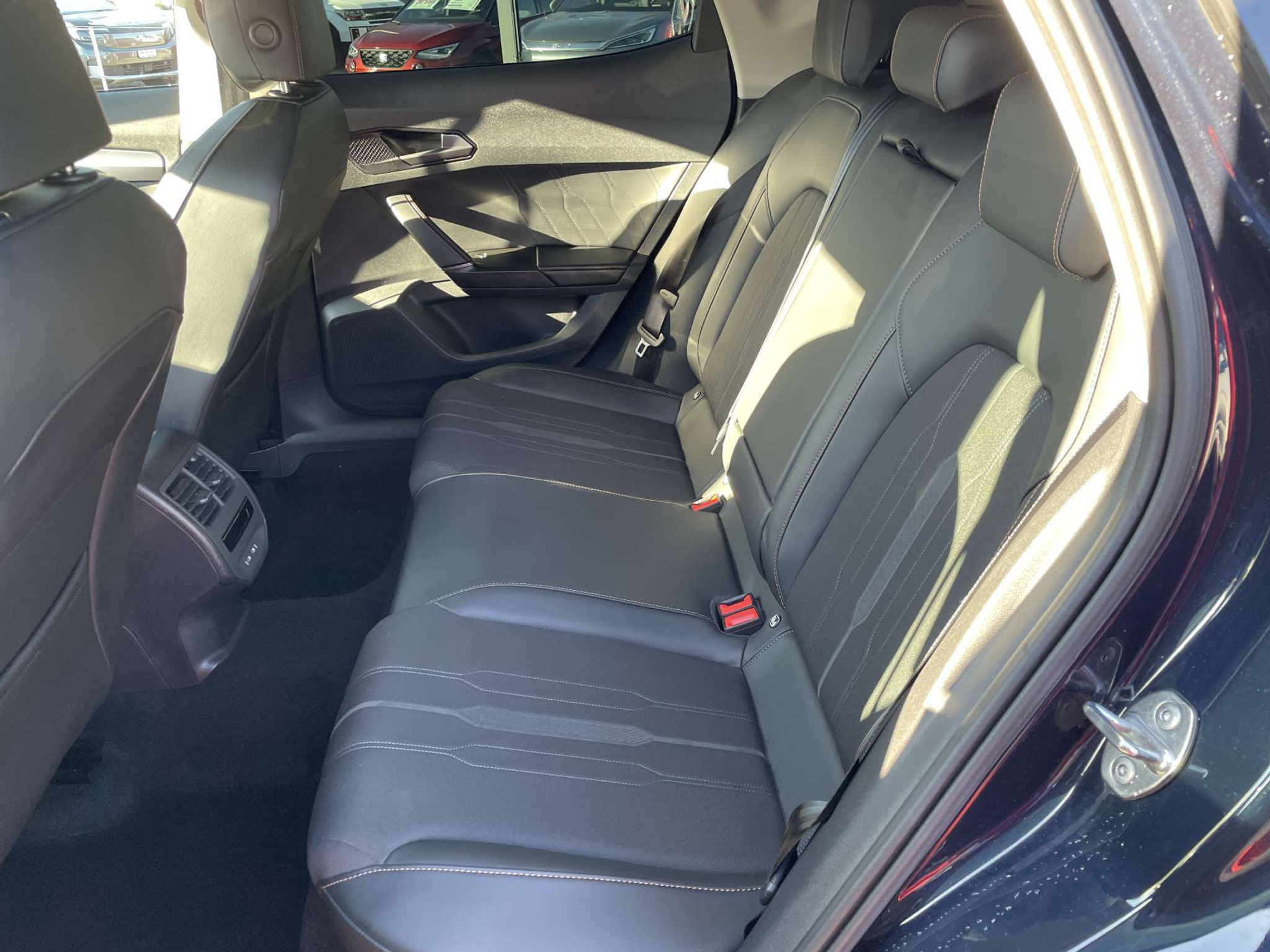 listing desktop thumbnail image 6