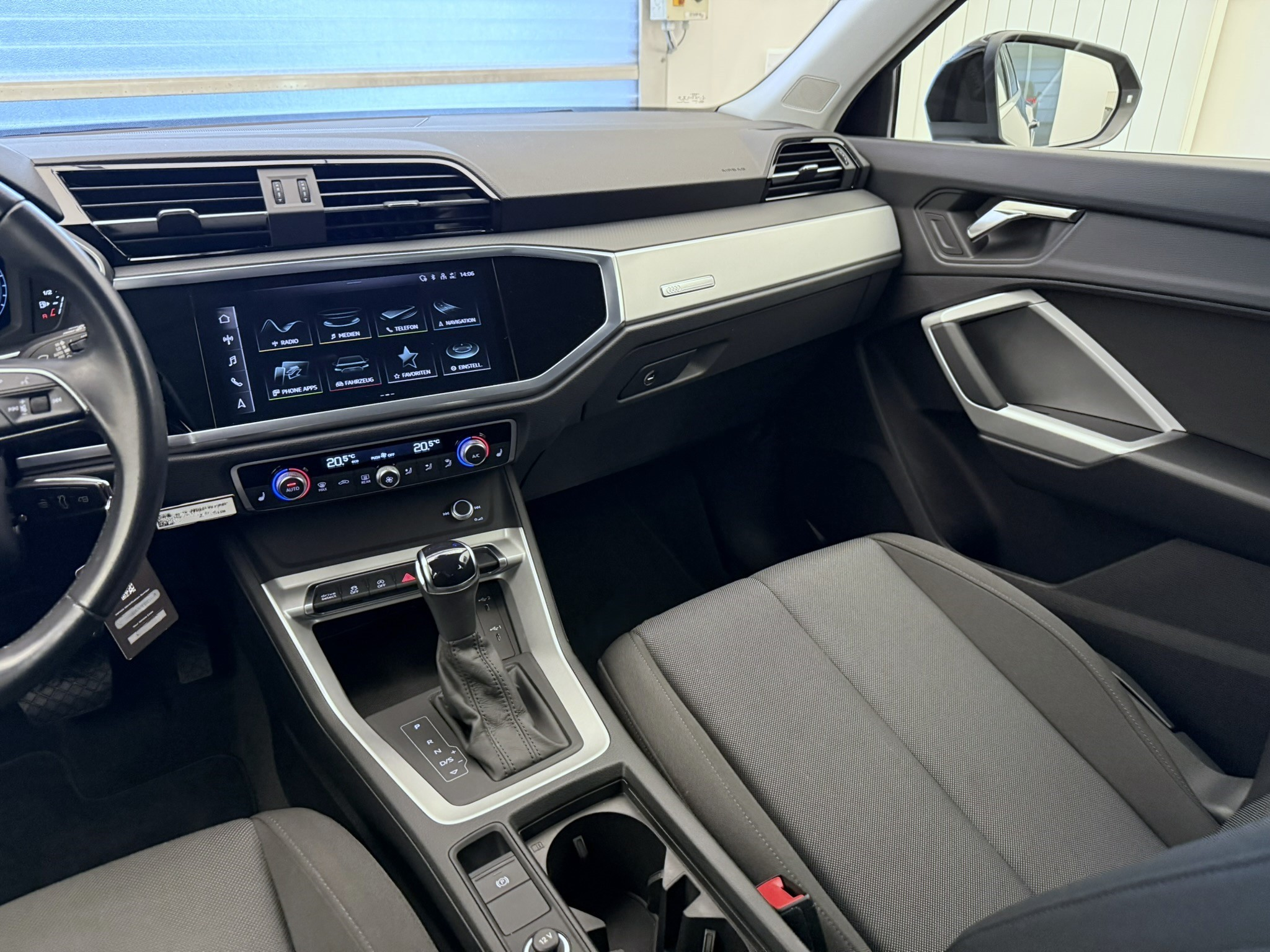 listing desktop thumbnail image 15