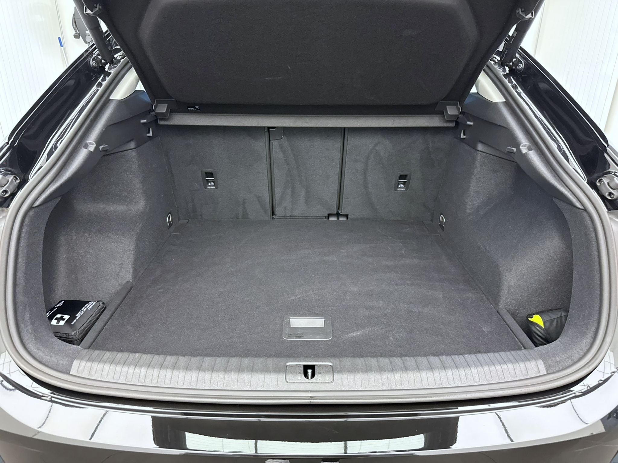 listing desktop thumbnail image 18