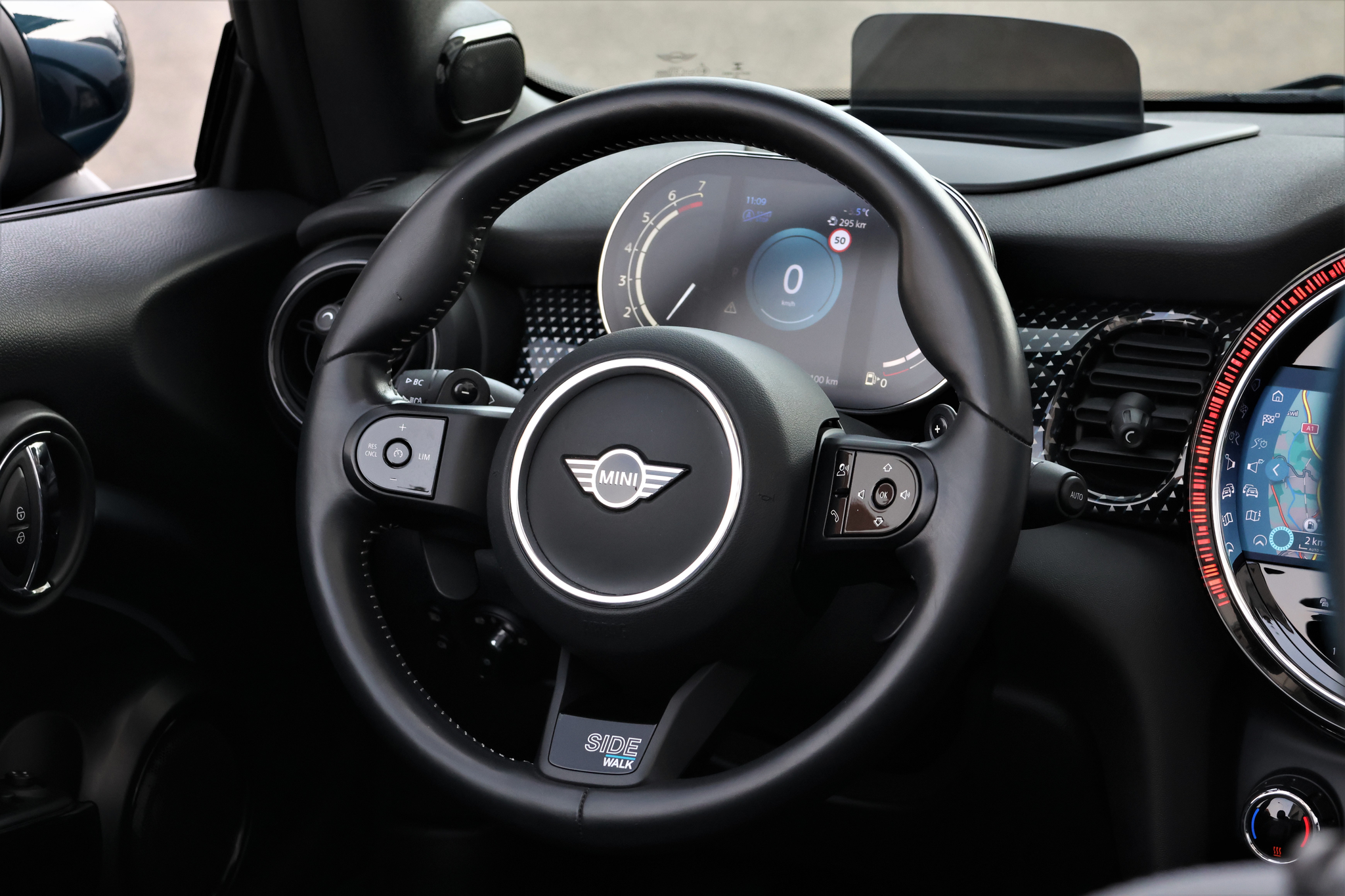 listing desktop thumbnail image 18