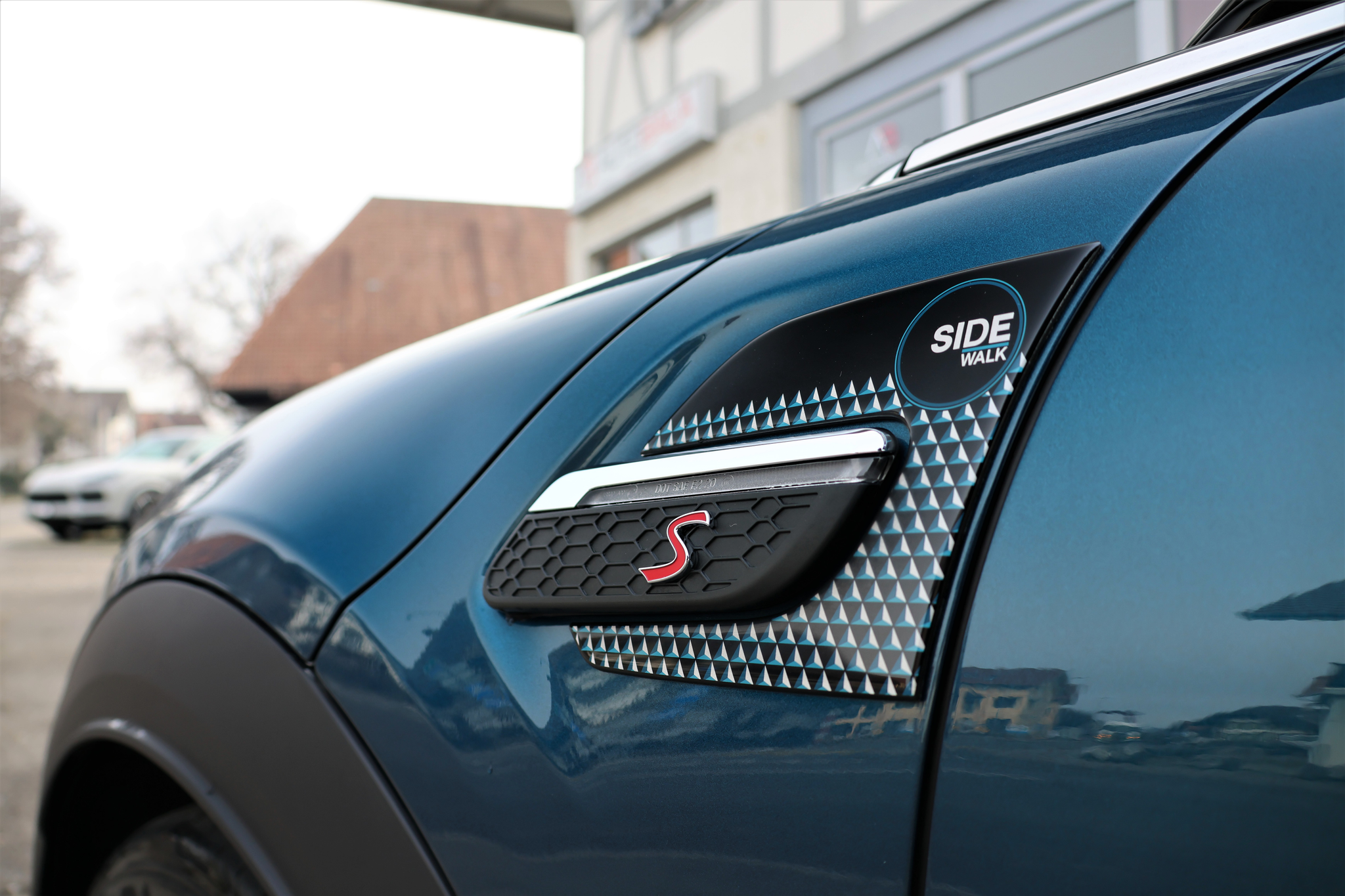 listing desktop thumbnail image 12