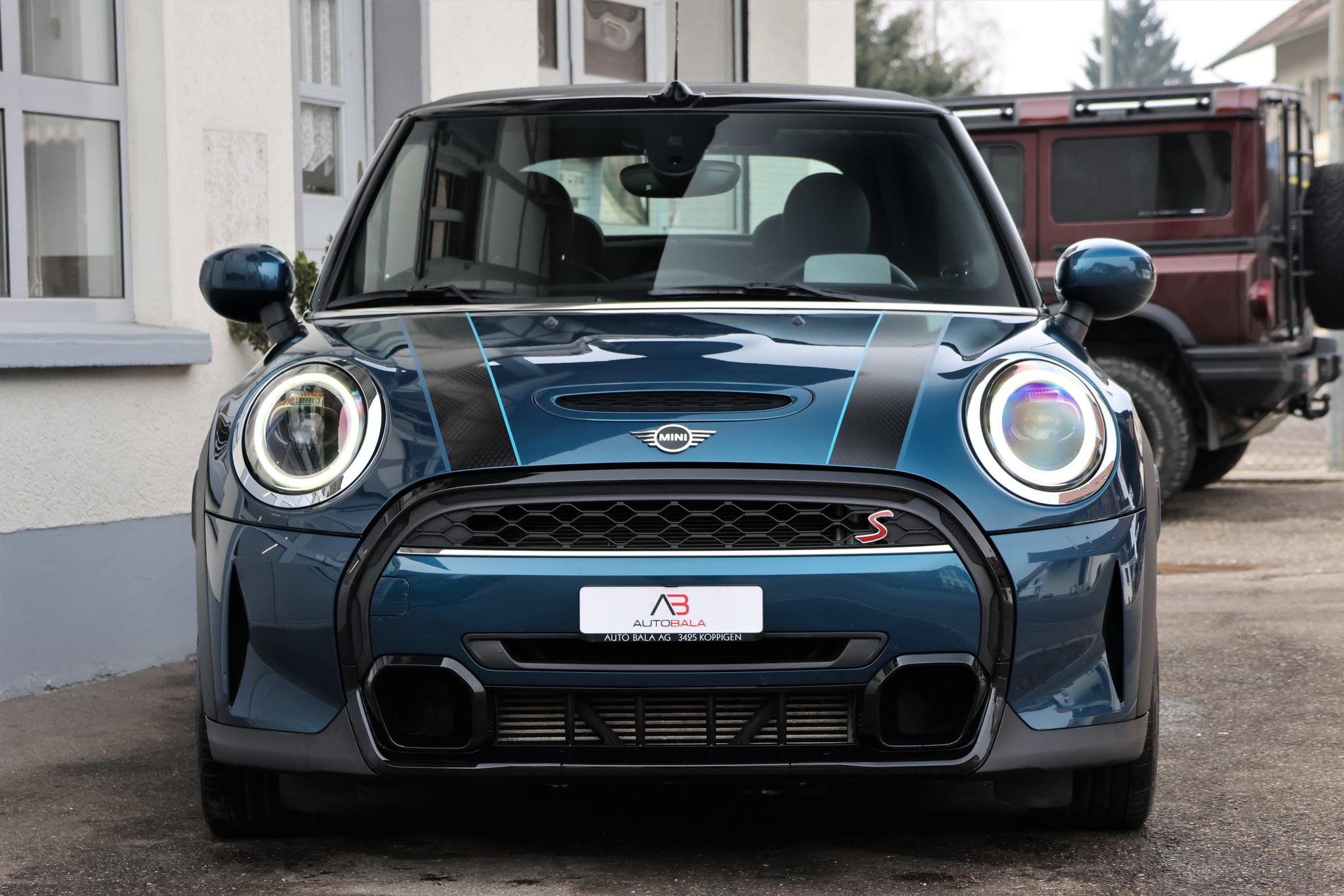 listing desktop thumbnail image 1