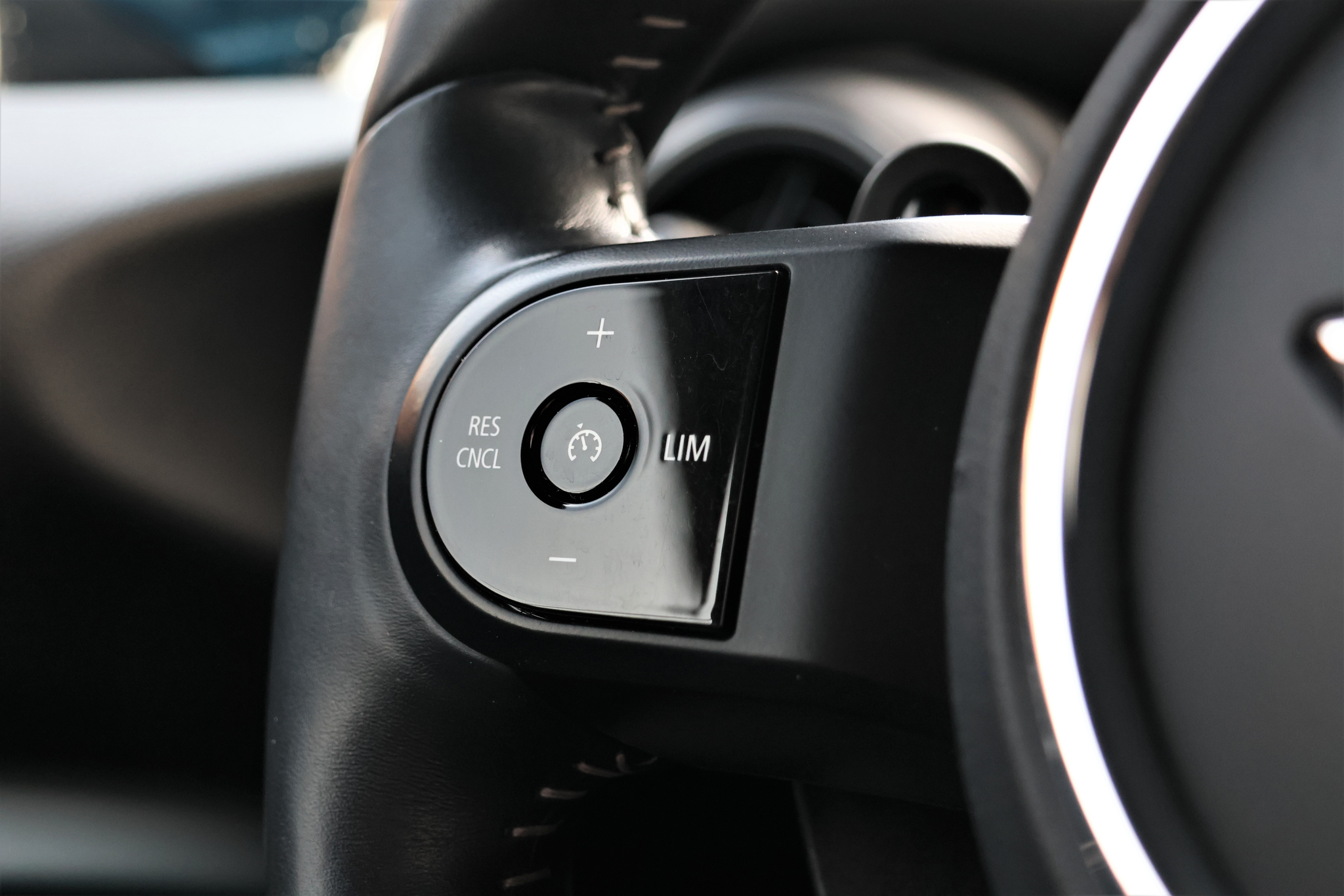 listing desktop thumbnail image 26