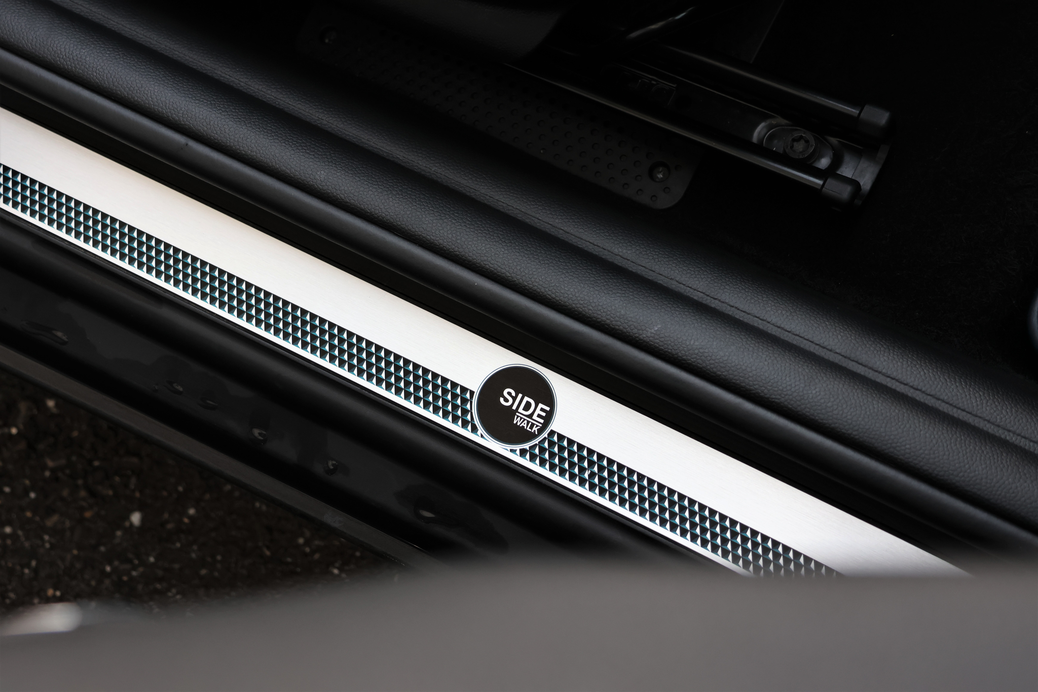 listing desktop thumbnail image 24