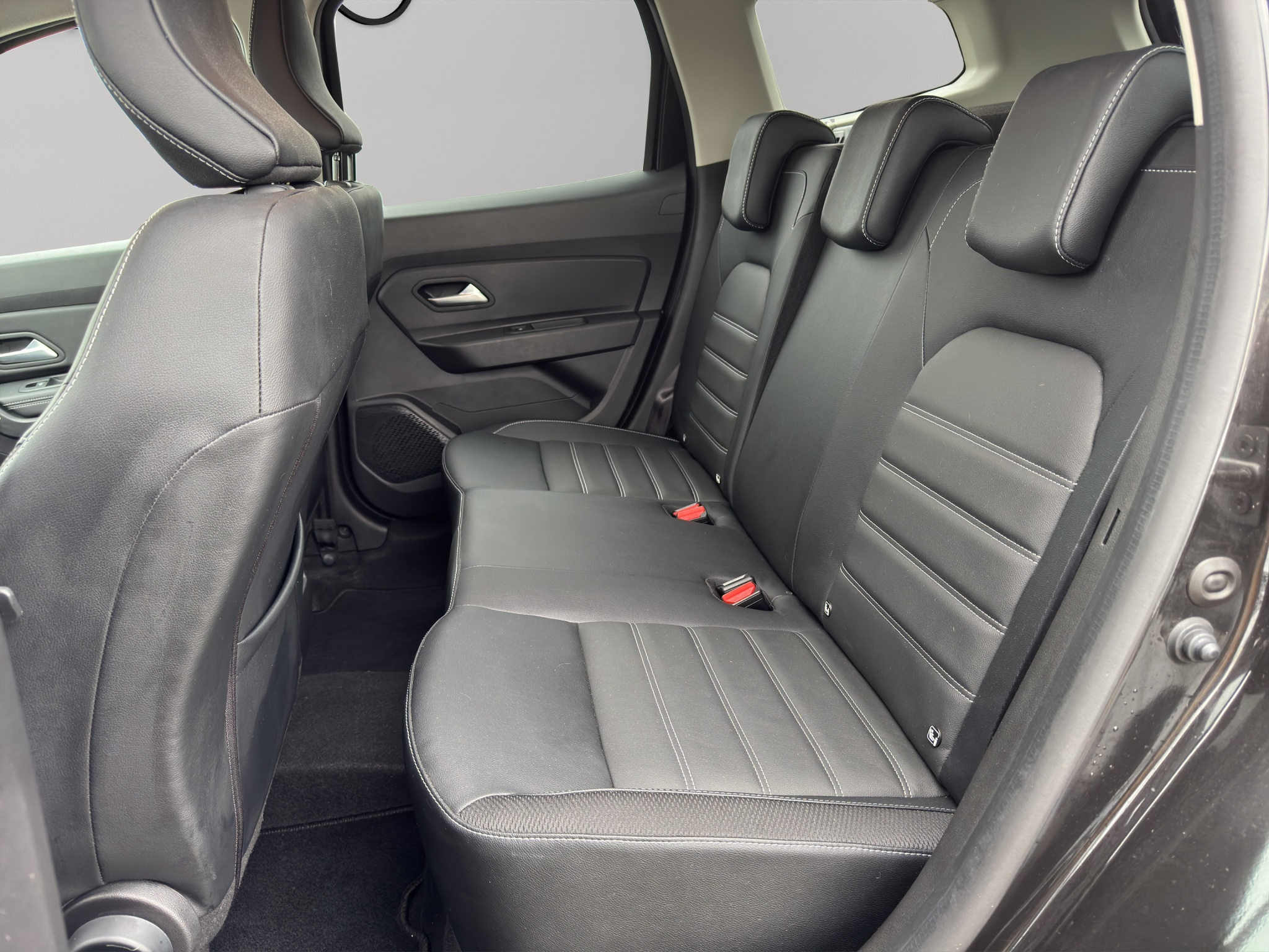 listing desktop thumbnail image 10