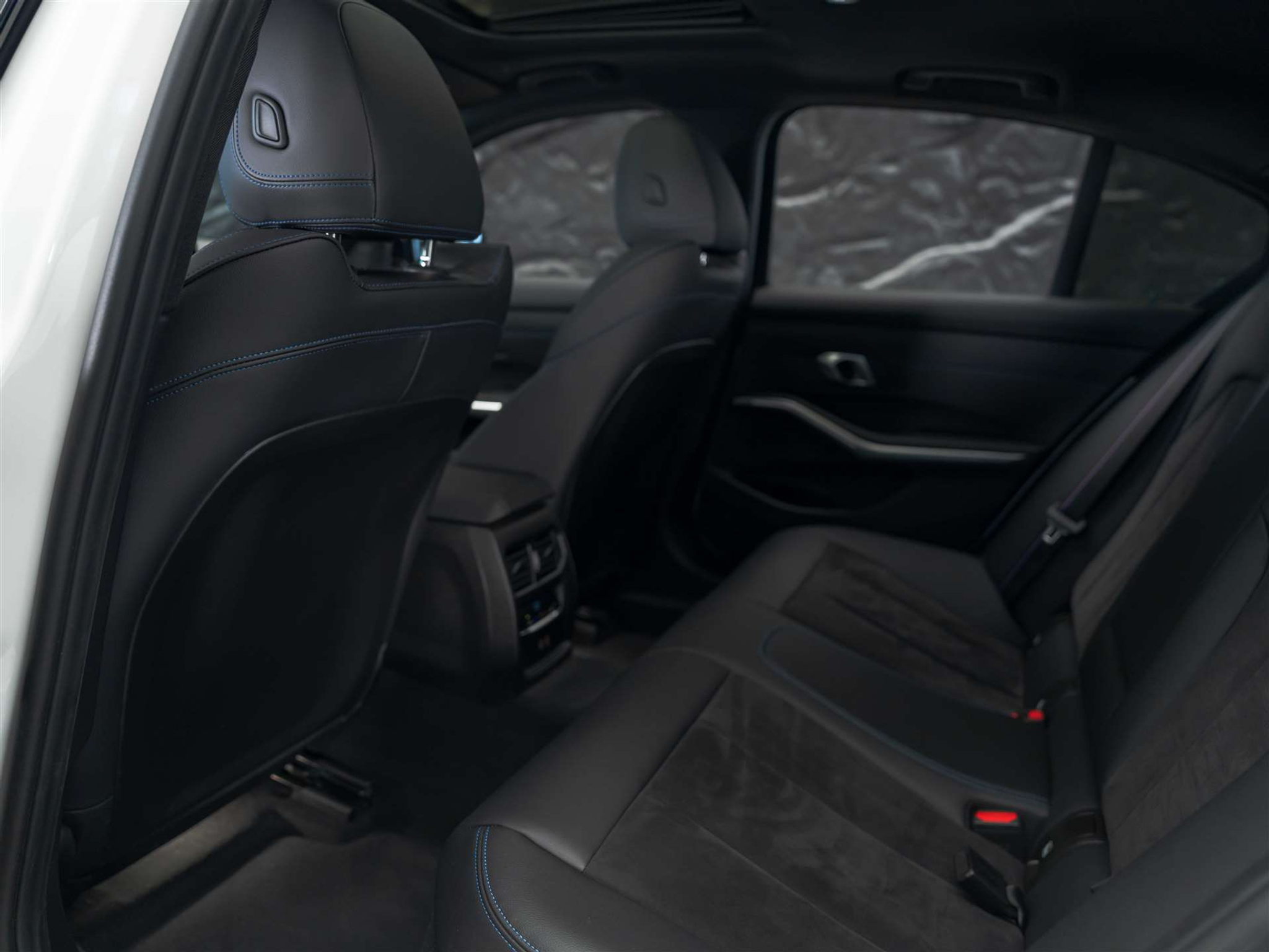 listing desktop thumbnail image 11