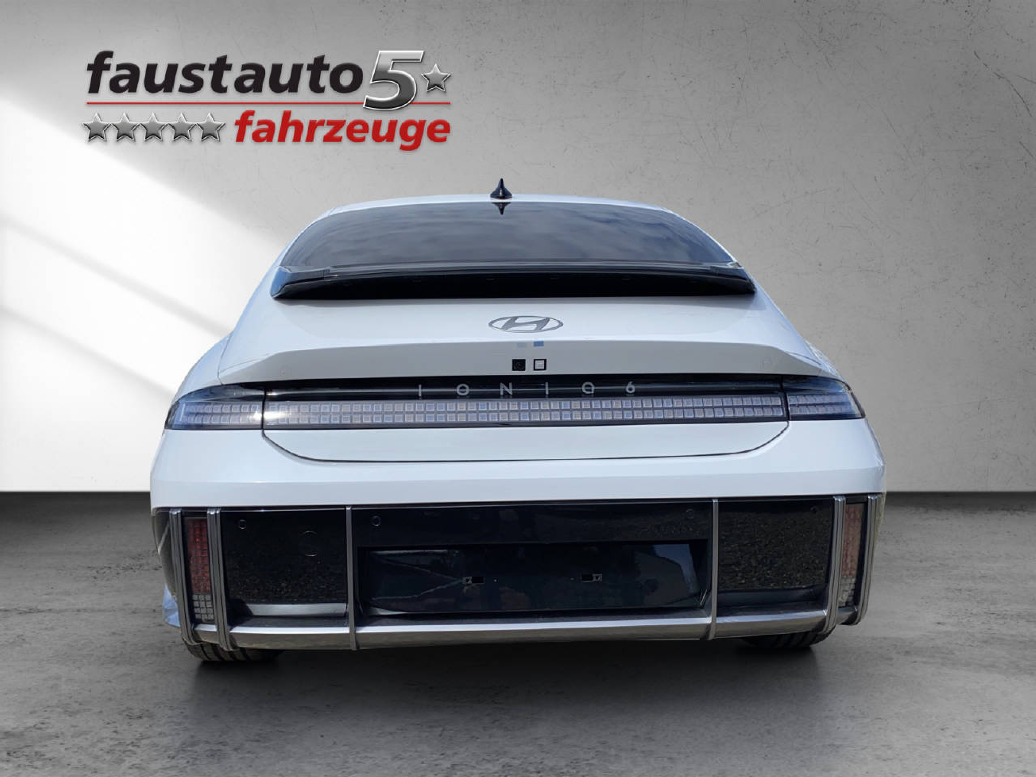 listing desktop thumbnail image 3