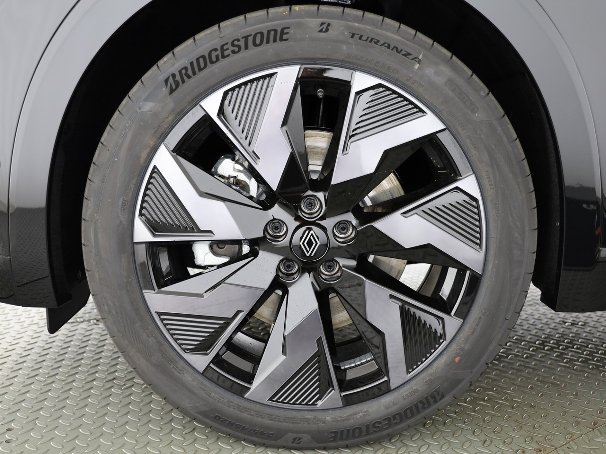 listing desktop thumbnail image 3