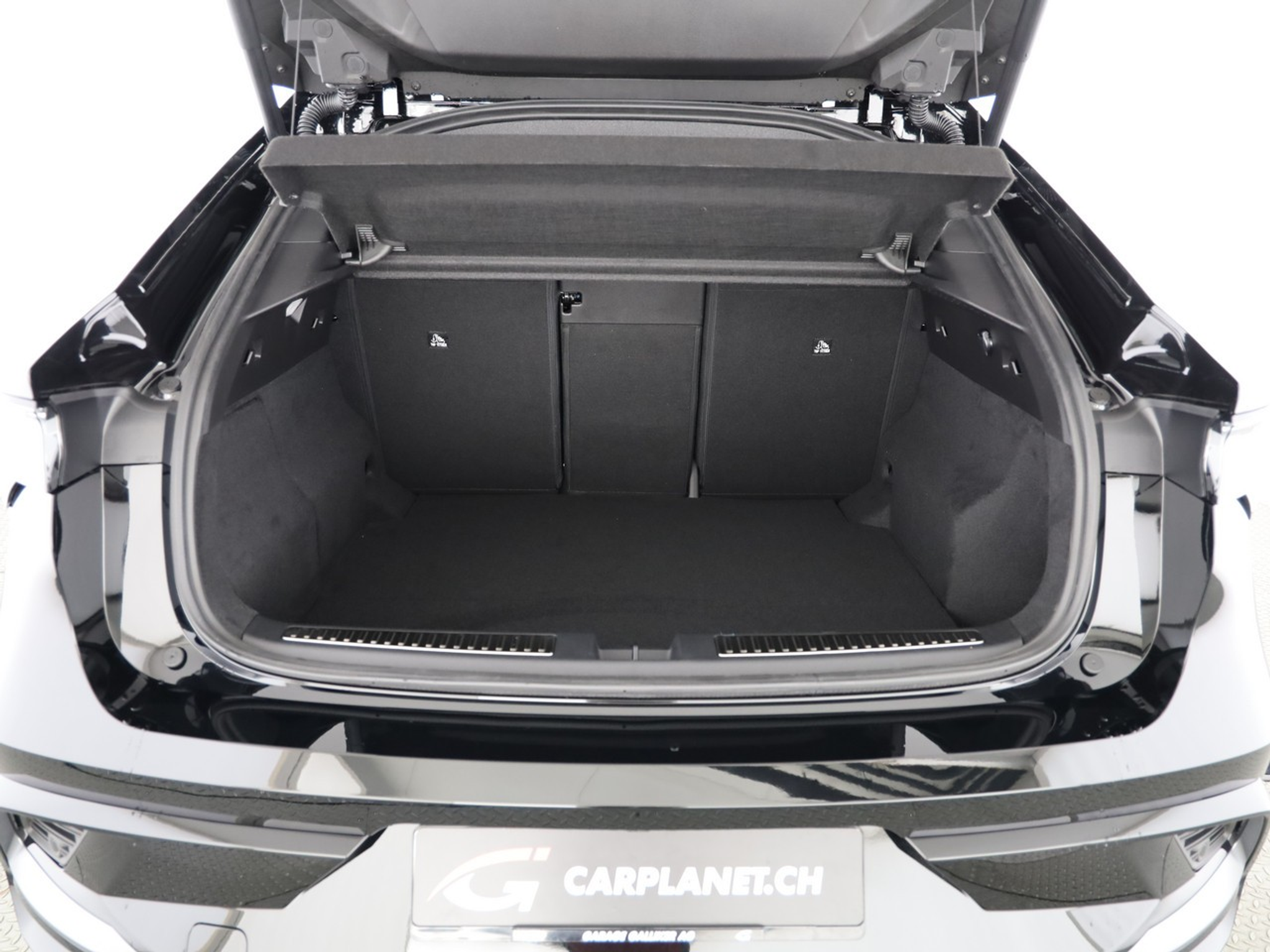 listing desktop thumbnail image 8