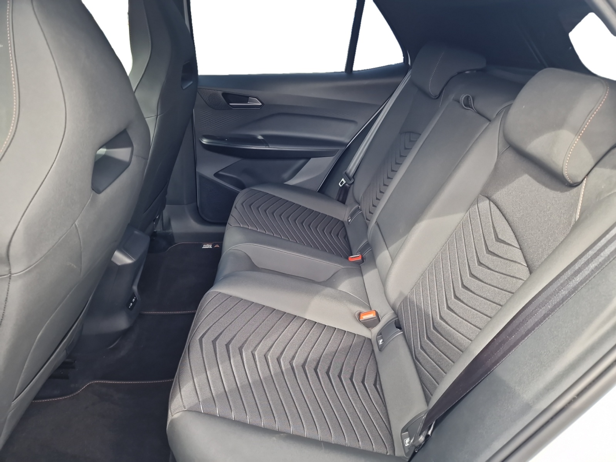 listing desktop thumbnail image 21