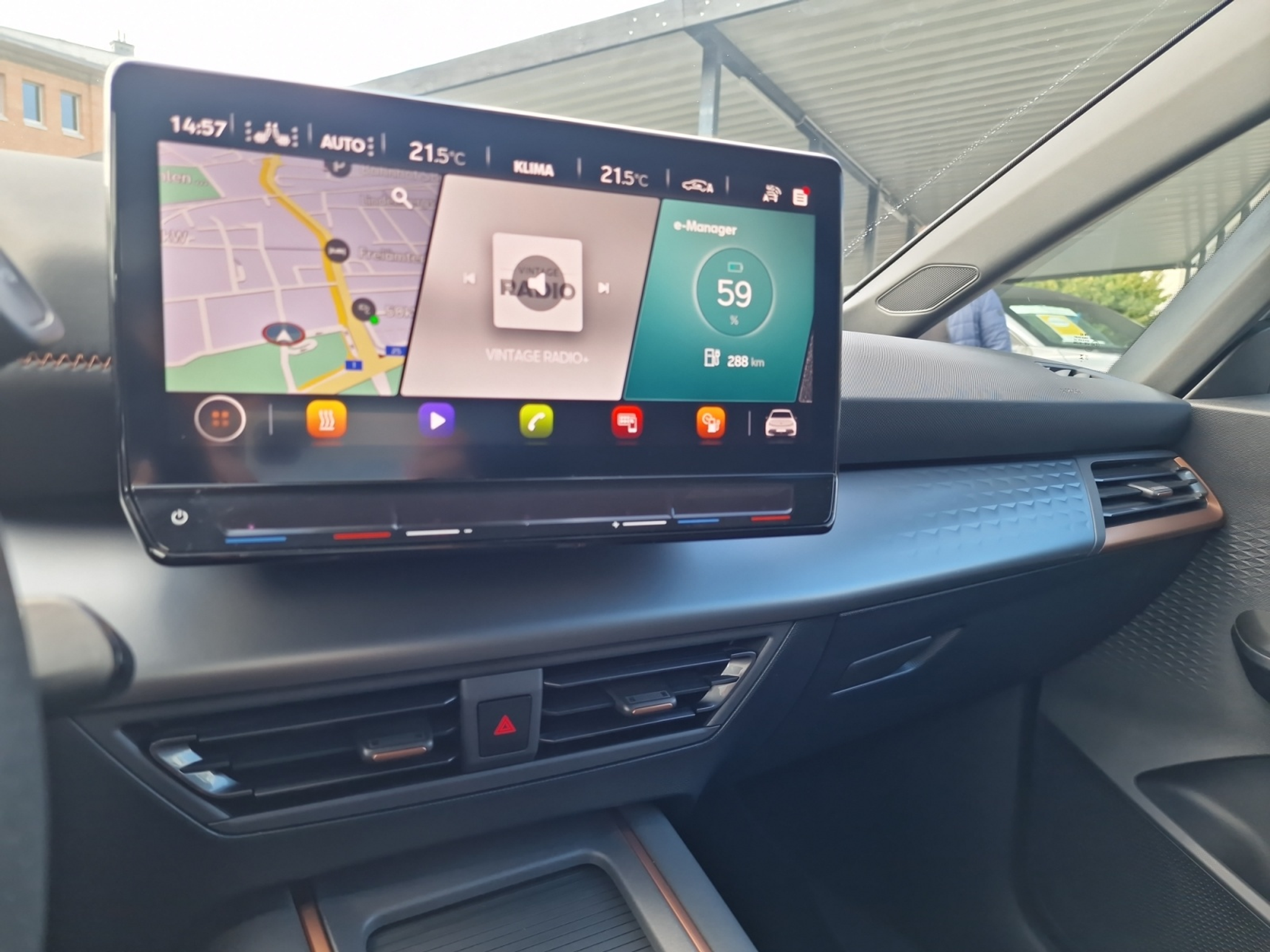 listing desktop thumbnail image 16