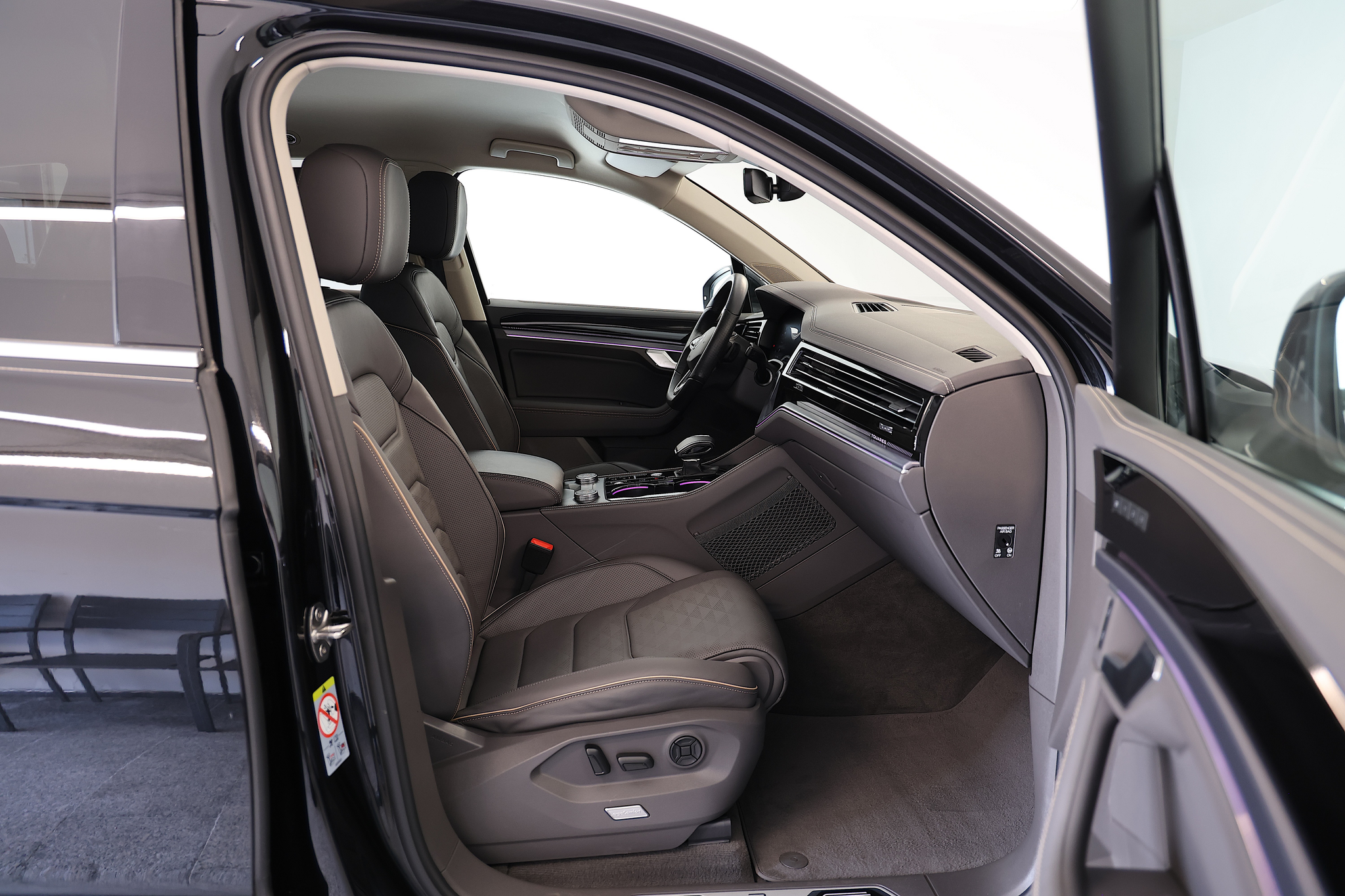 listing desktop thumbnail image 17