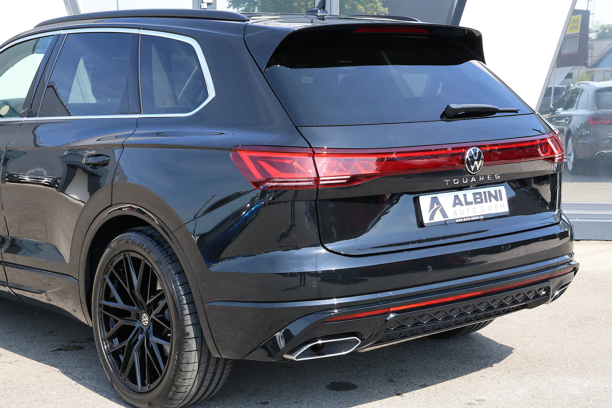 listing desktop thumbnail image 7