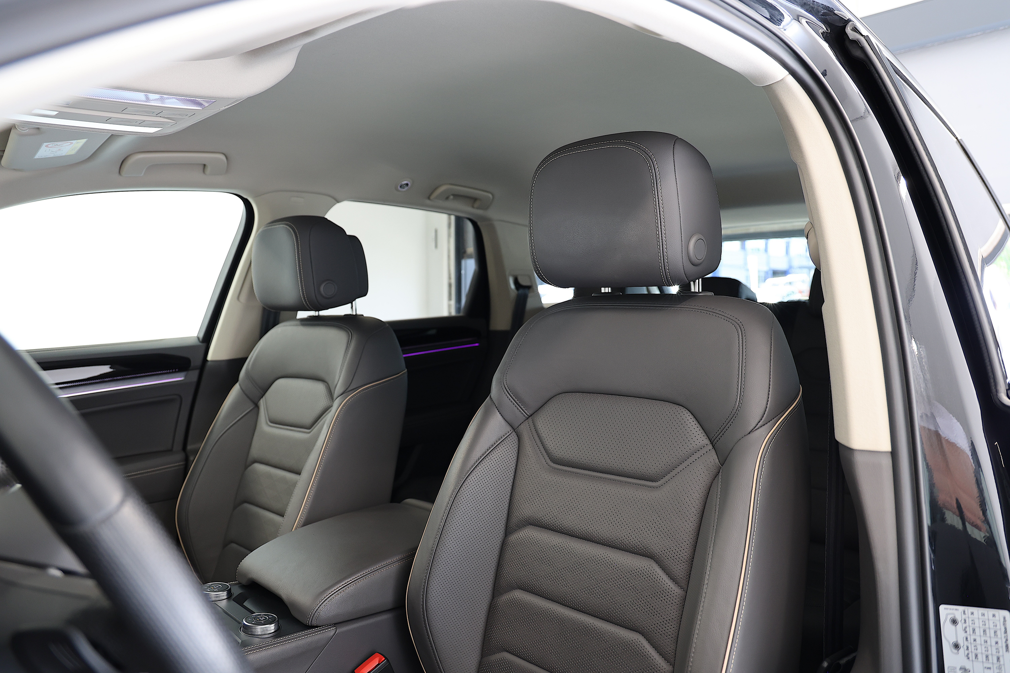 listing desktop thumbnail image 11