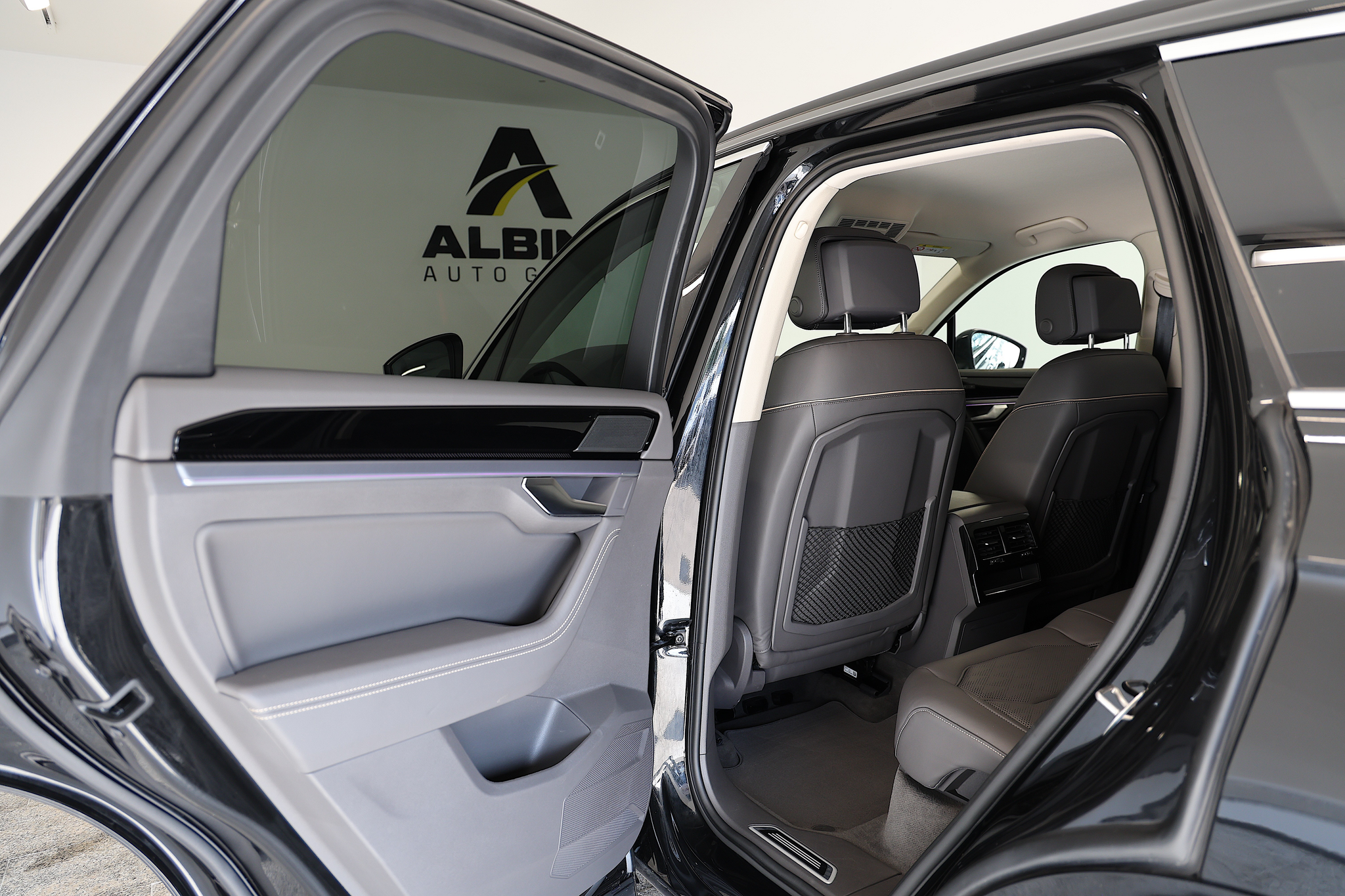 listing desktop thumbnail image 21