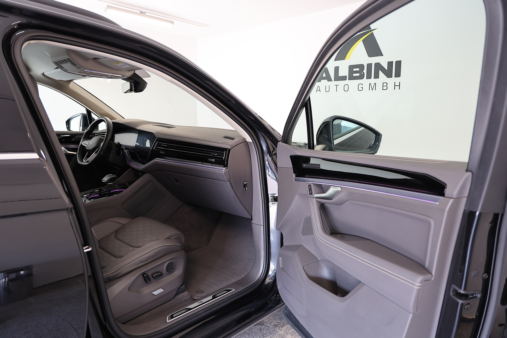 listing desktop thumbnail image 16