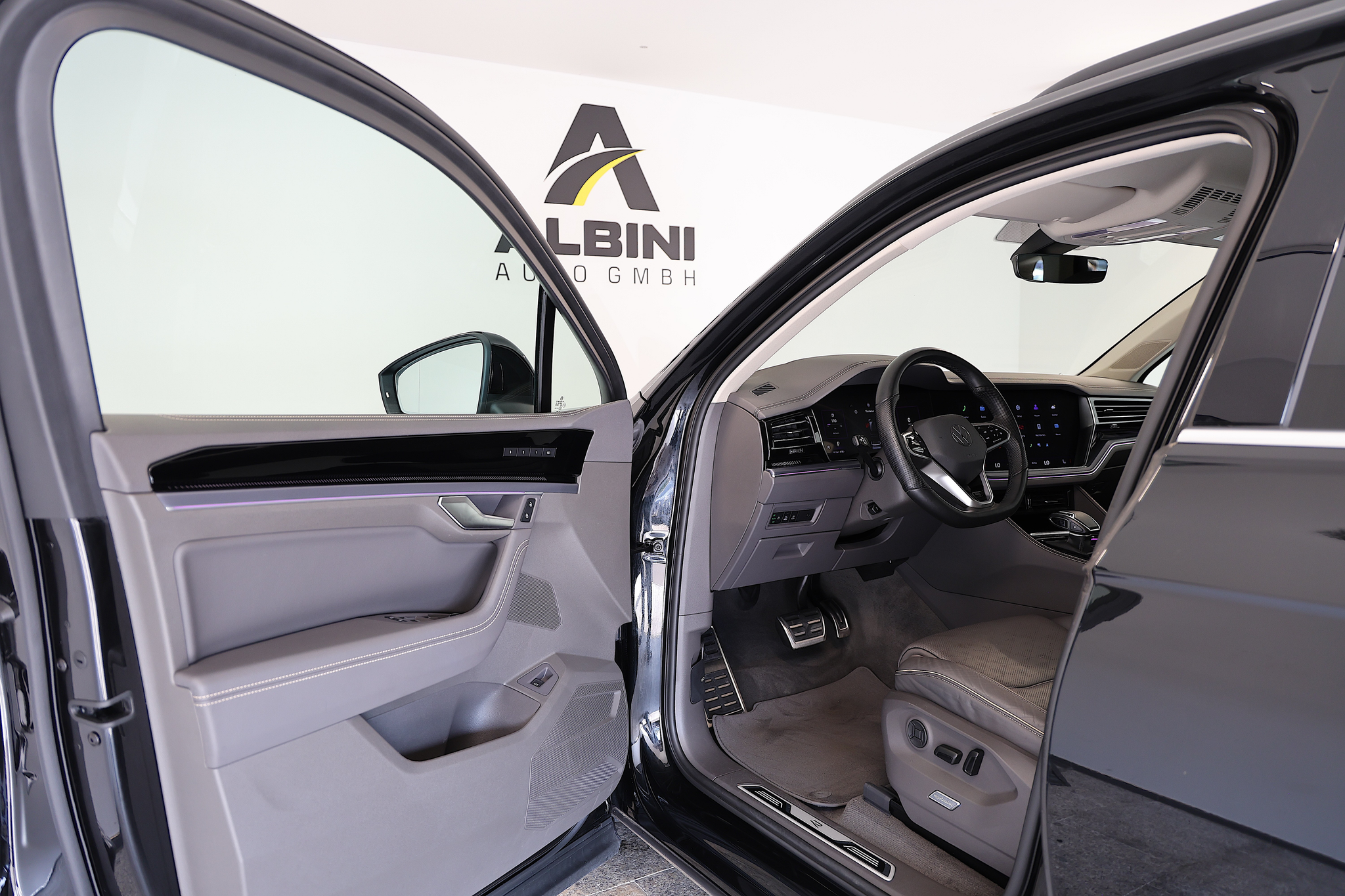 listing desktop thumbnail image 9