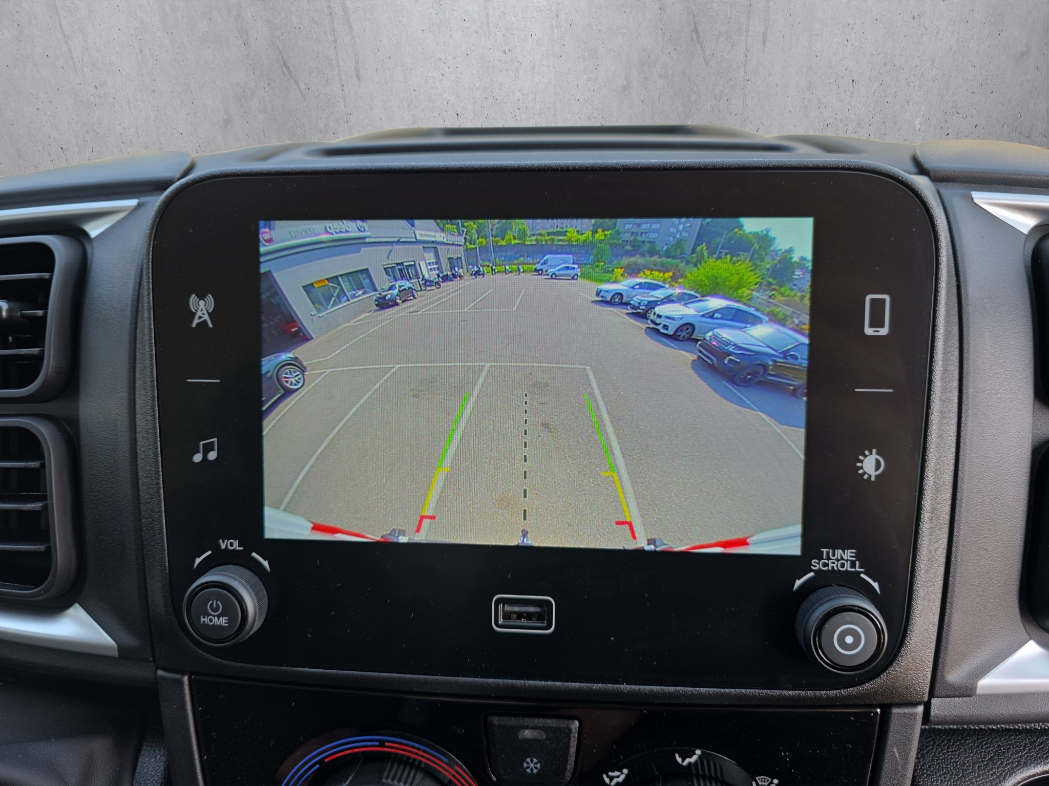 listing desktop thumbnail image 10