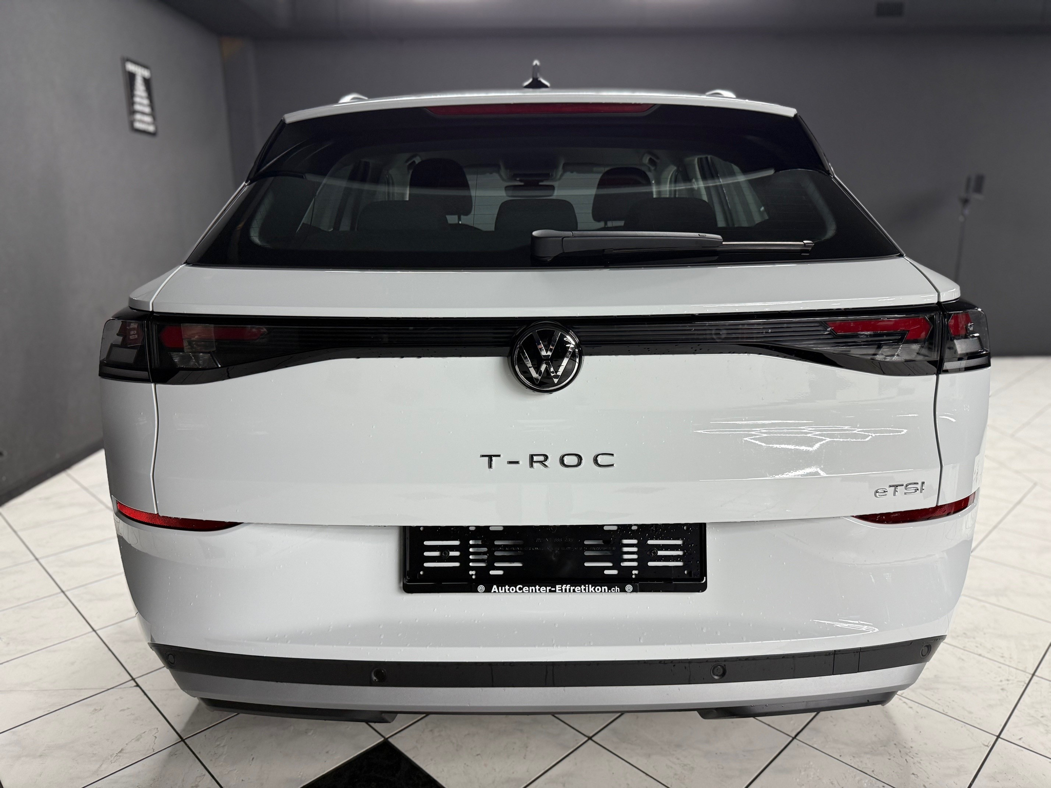 listing desktop thumbnail image 3