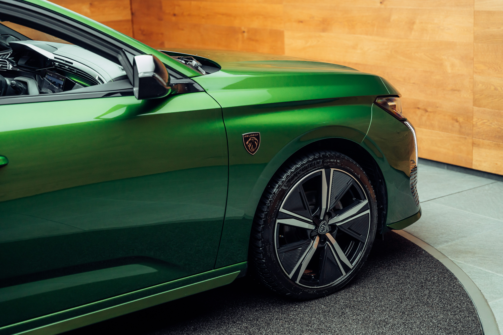 listing desktop thumbnail image 17