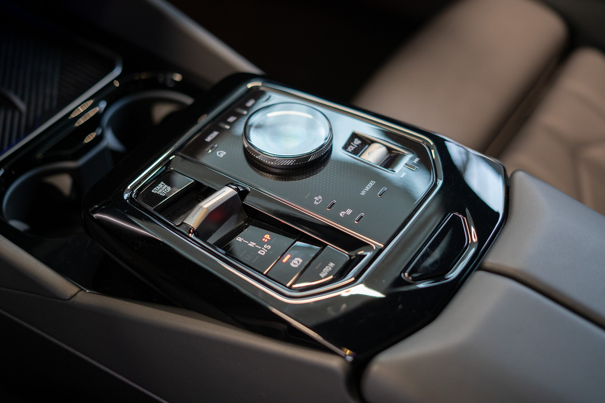 listing desktop thumbnail image 12