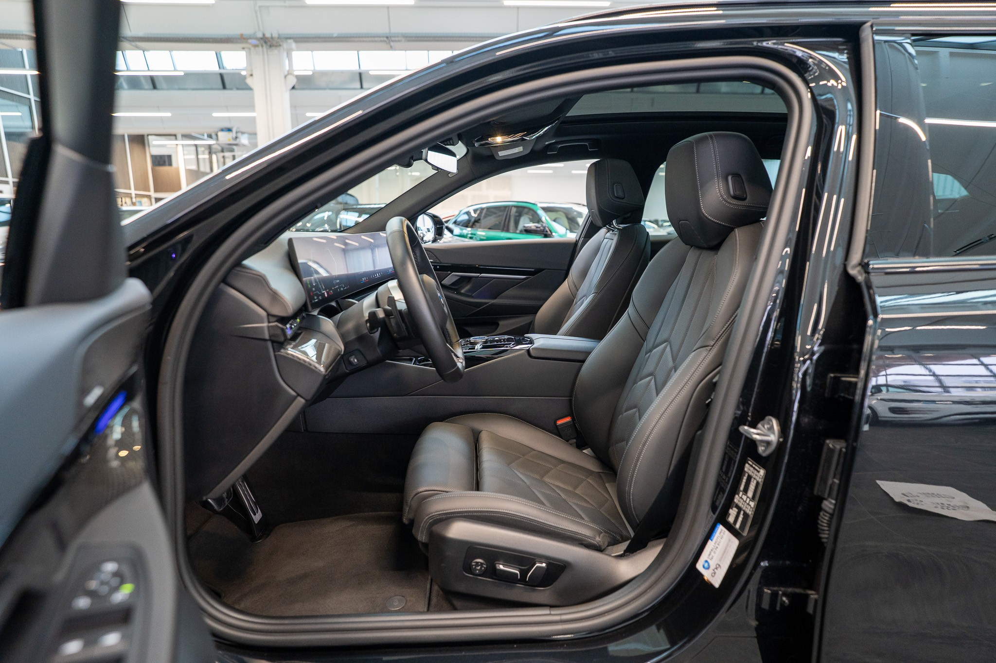 listing desktop thumbnail image 7