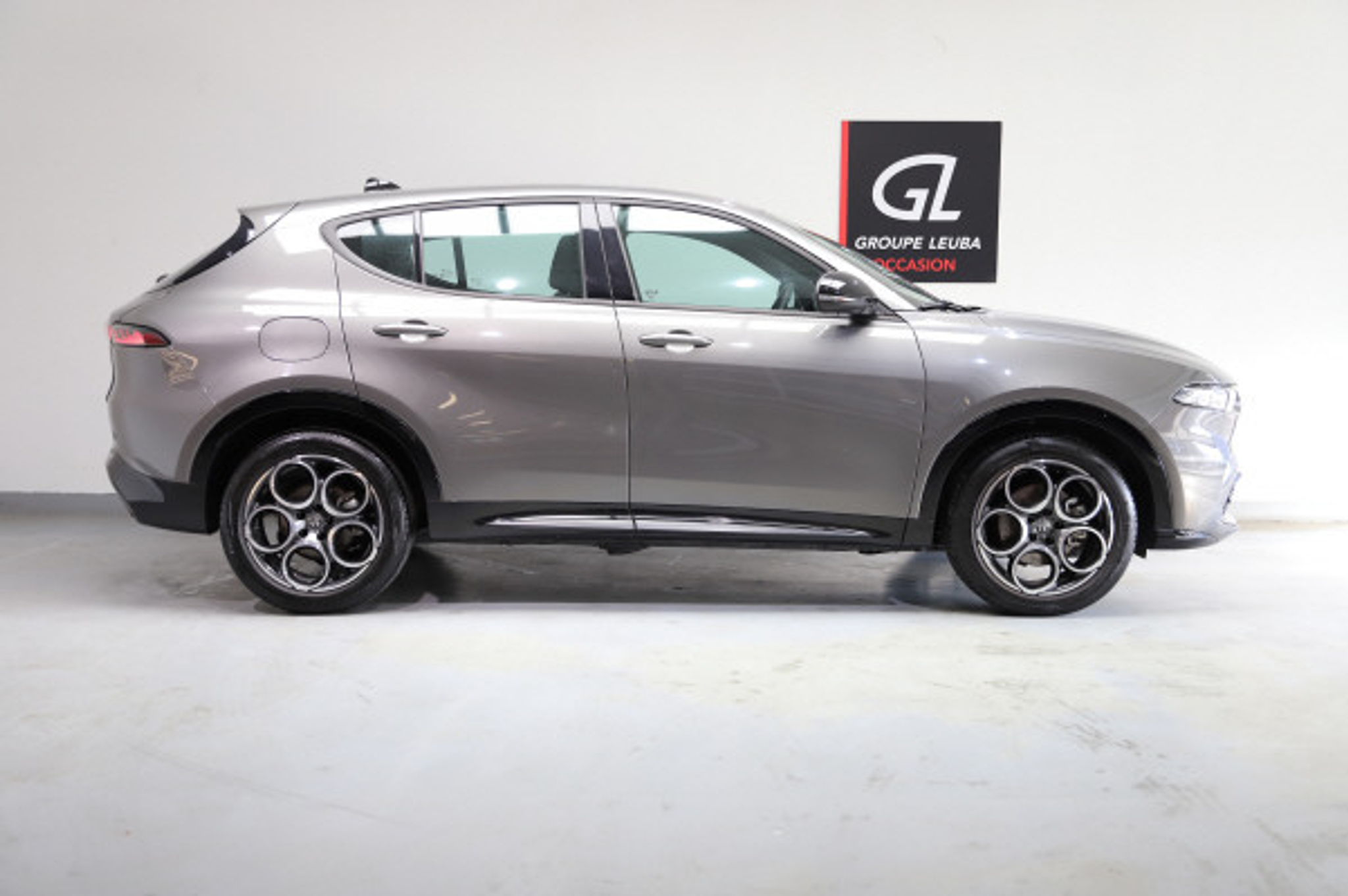 listing desktop thumbnail image 6