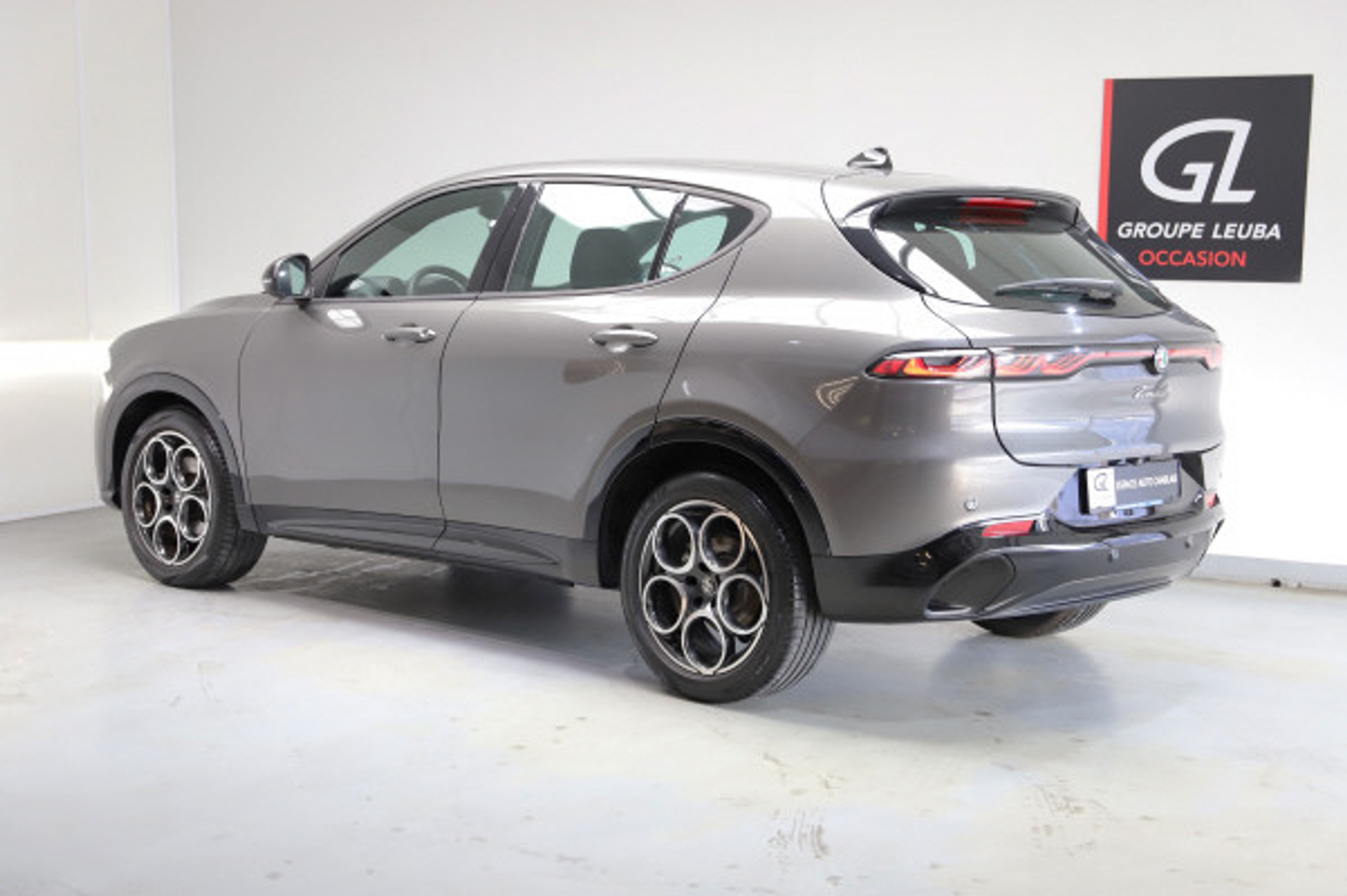 listing desktop thumbnail image 2