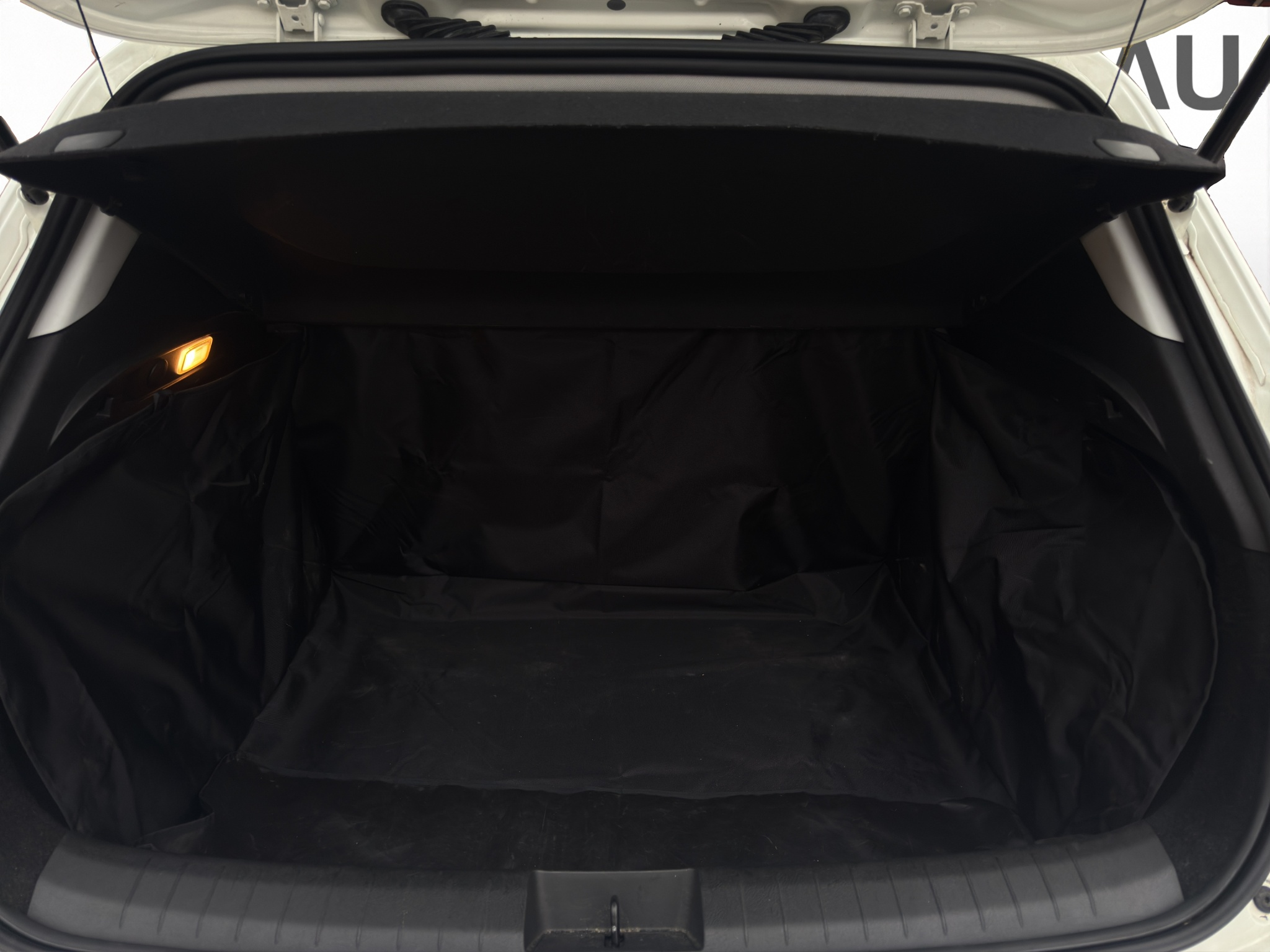 listing desktop thumbnail image 17