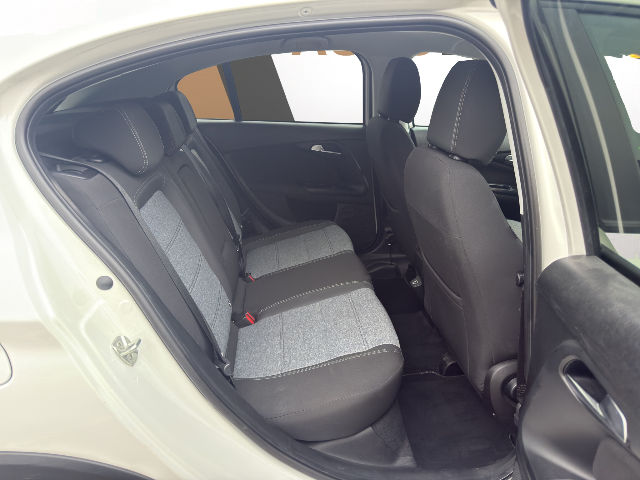 listing desktop thumbnail image 11