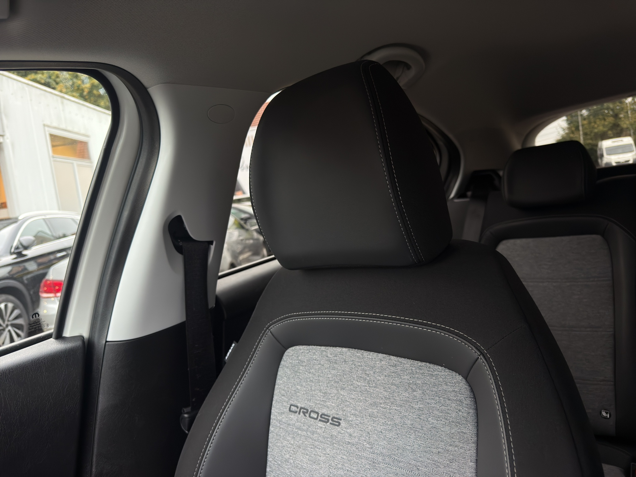 listing desktop thumbnail image 28