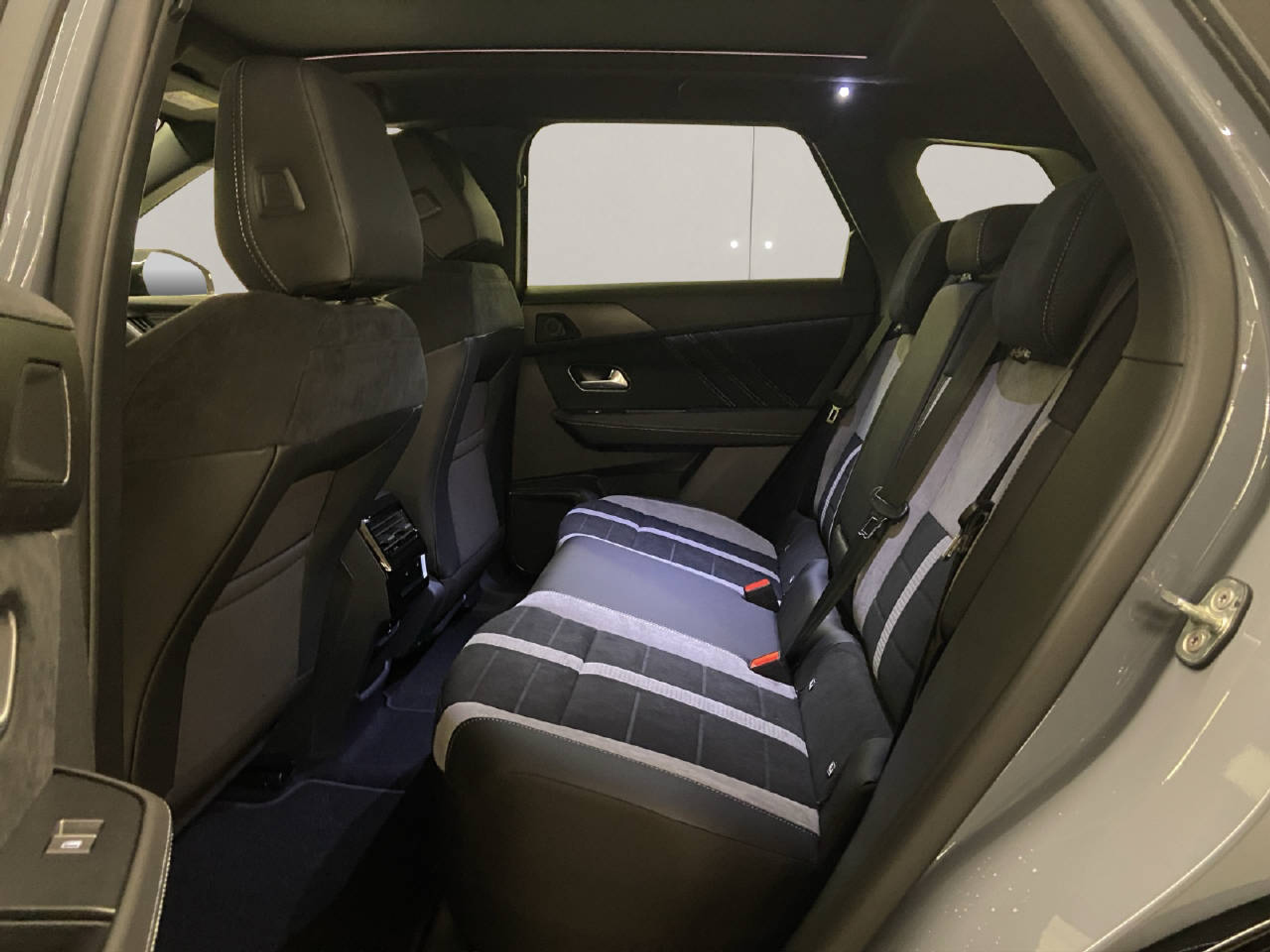 listing desktop thumbnail image 10