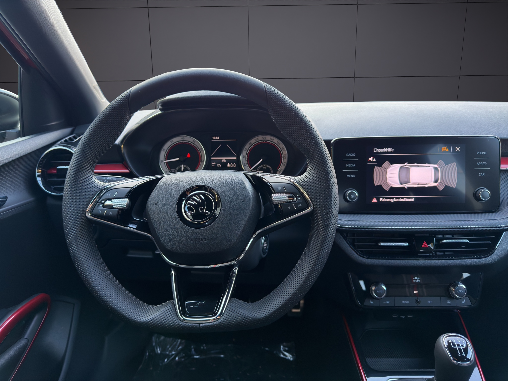 listing desktop thumbnail image 14