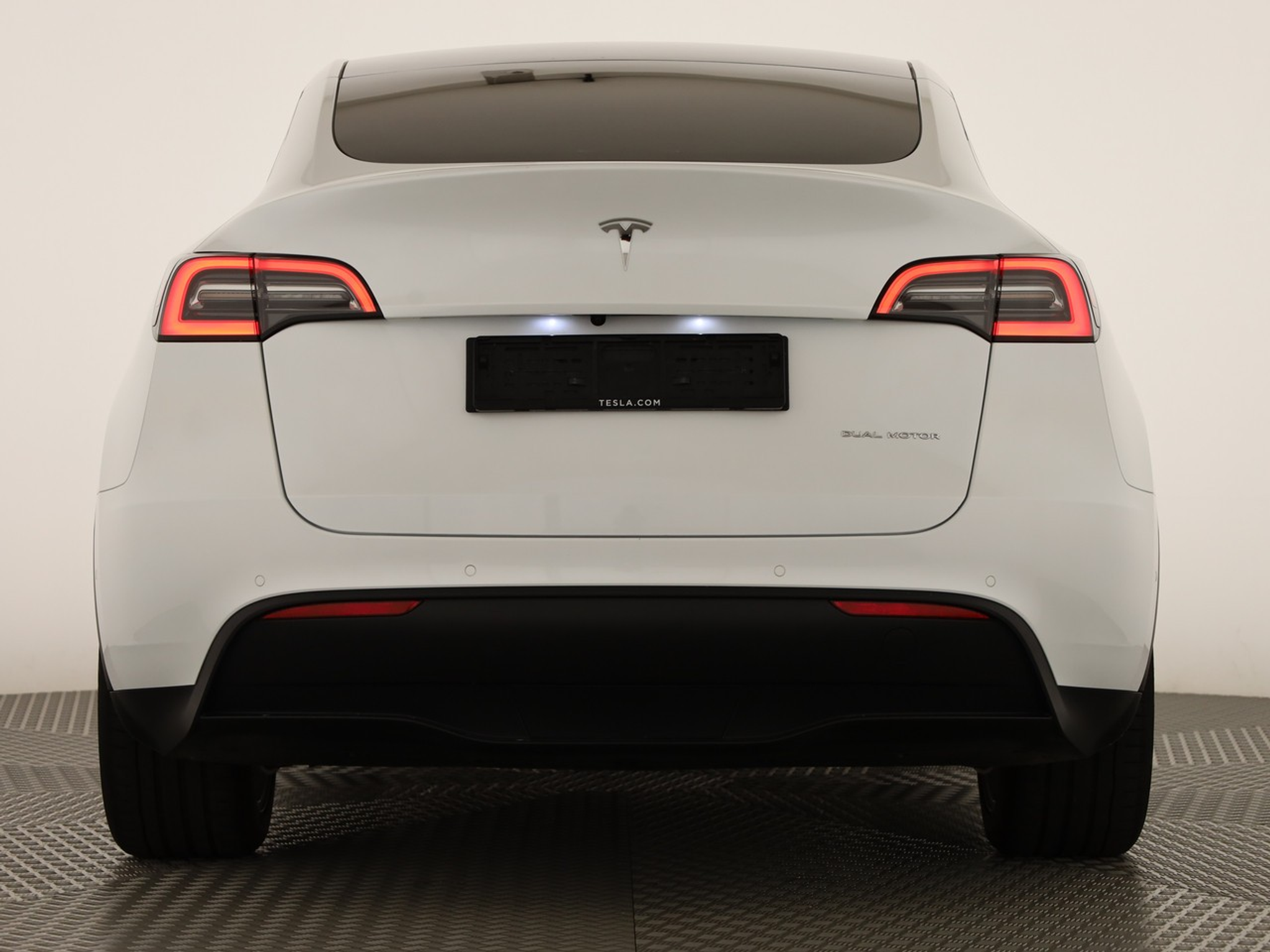 listing desktop thumbnail image 4