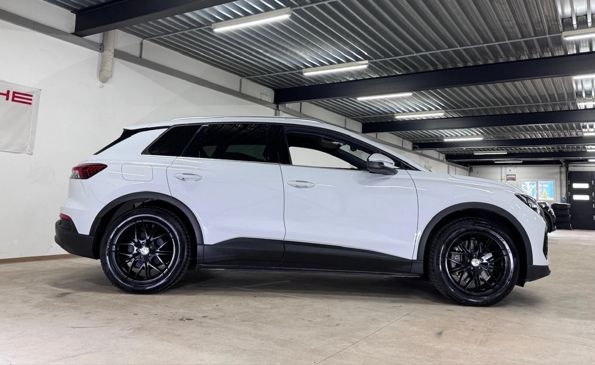 listing desktop thumbnail image 3